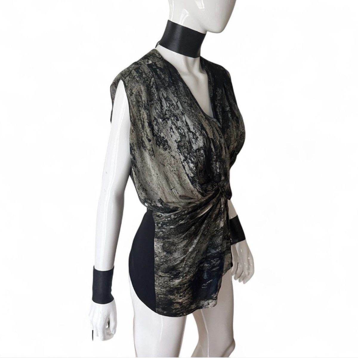 Helmut Lang Helmut Lang Avant-Garde Abstract Silk Twist Draped Top Size XS / US 0-2 / IT 36-38 - 2 Thumbnail