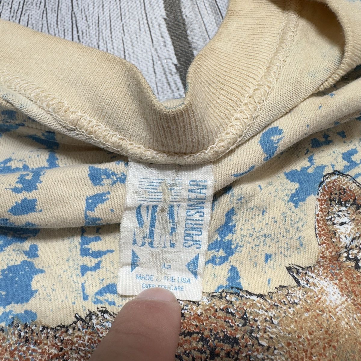 Vintage Vintage Wolf tee Size US L / EU 52-54 / 3 - 4 Thumbnail