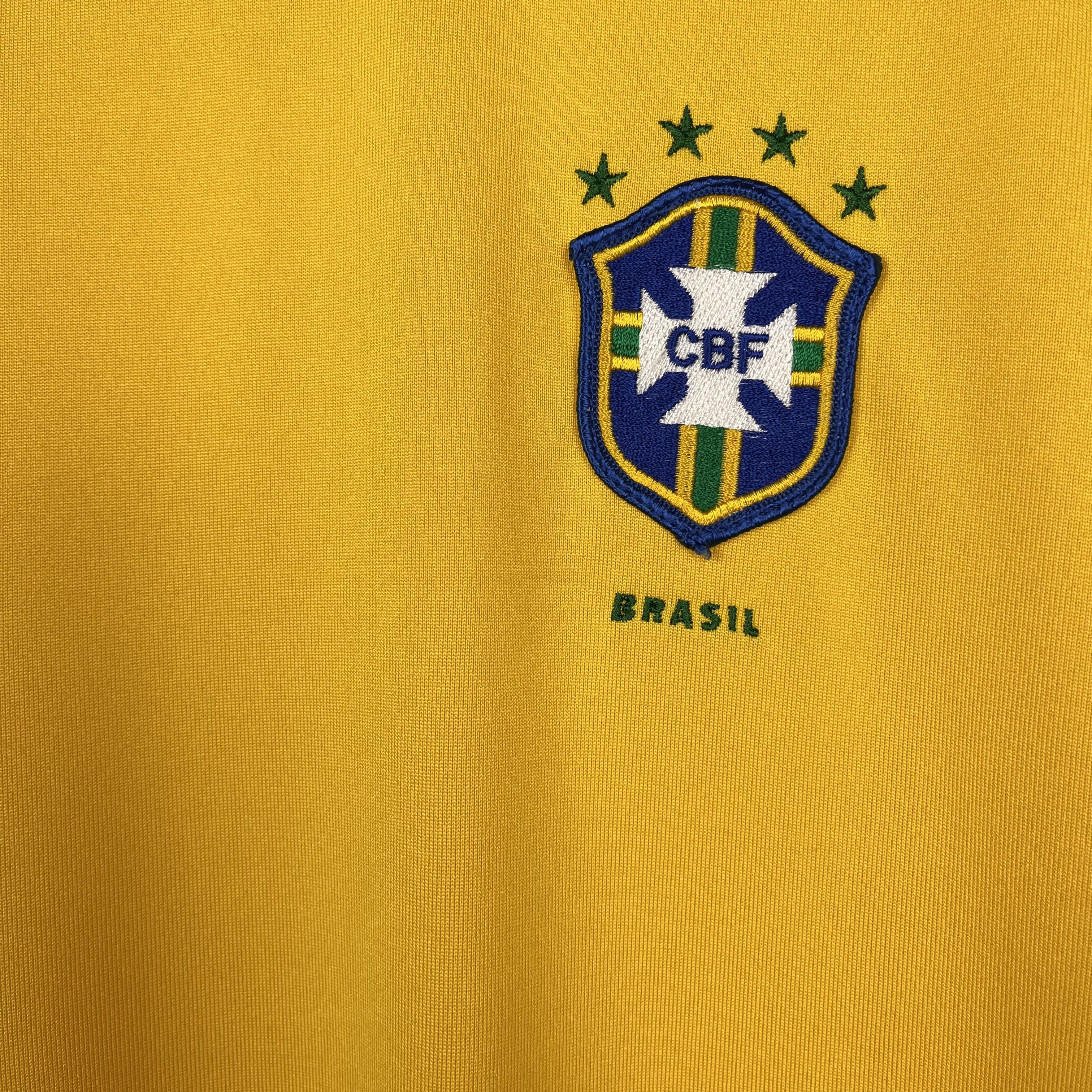 Nike Vintage Nike Brazil Home Soccer Jersey Shirt 2000/2002 Size US XL / EU 56 / 4 - 13 Thumbnail