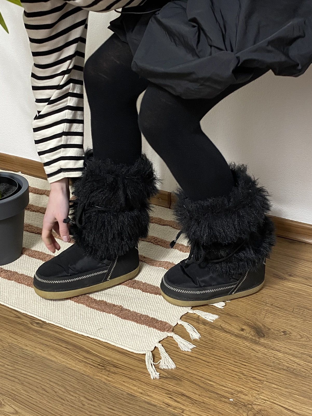 Esprit FUR YETI MOHAIR WINTER SNOW MOON Y2K UNT BOOTS Size US 7 / IT 37 - 11 Thumbnail