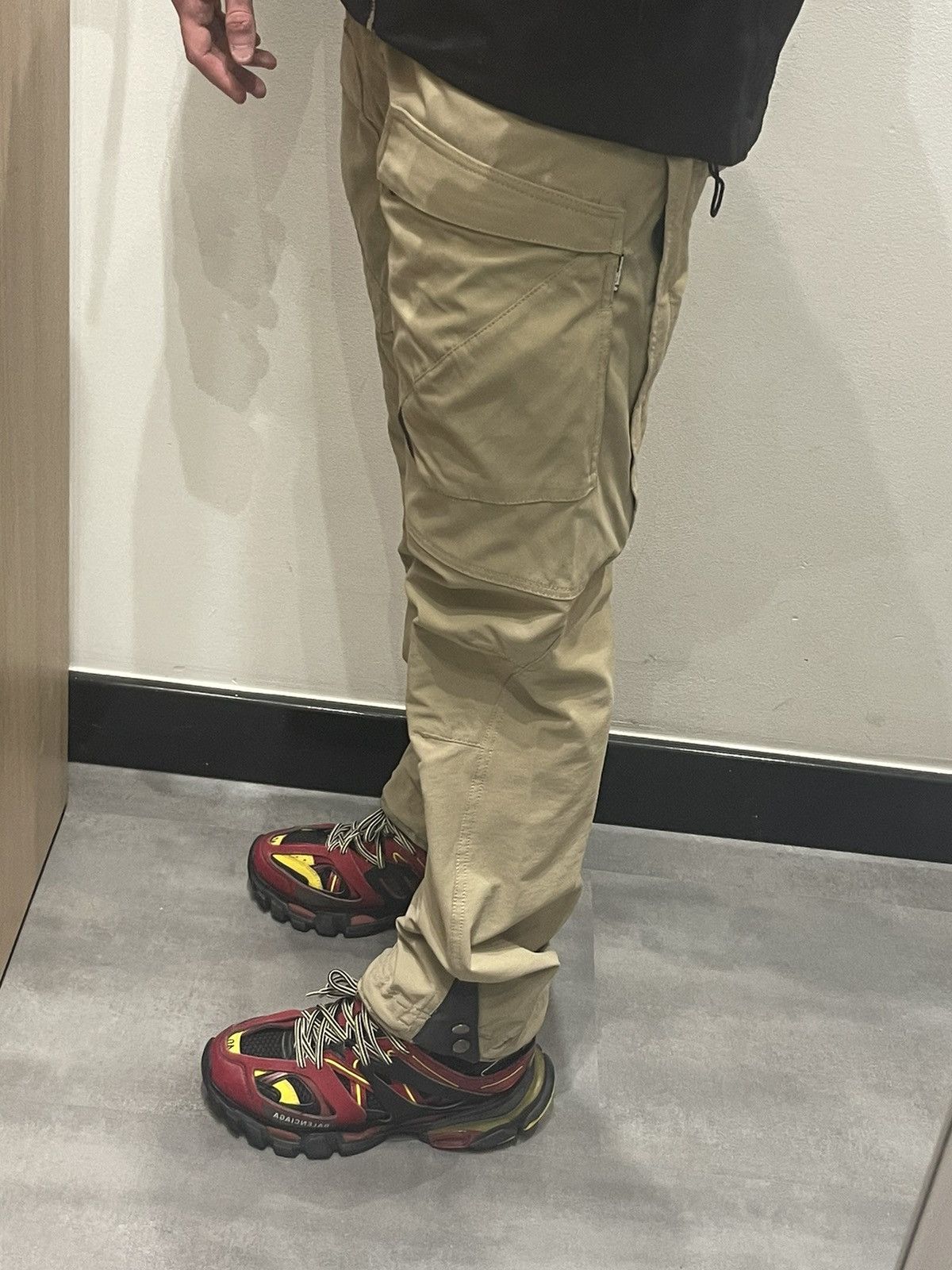 Klattermusen Klattermusen Gere Technical Beige Hiking Cargo Pants Size 32" / US 10 / IT 46 - 5 Thumbnail