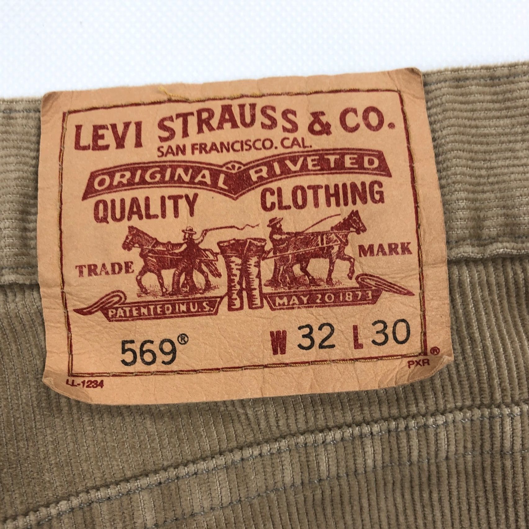 Levi's VINTAGE Levi's 569 Loose Straight Corduroy Pants Men 32x30 Tan Brown Y2K Size US 32 / EU 48 - 4 Thumbnail