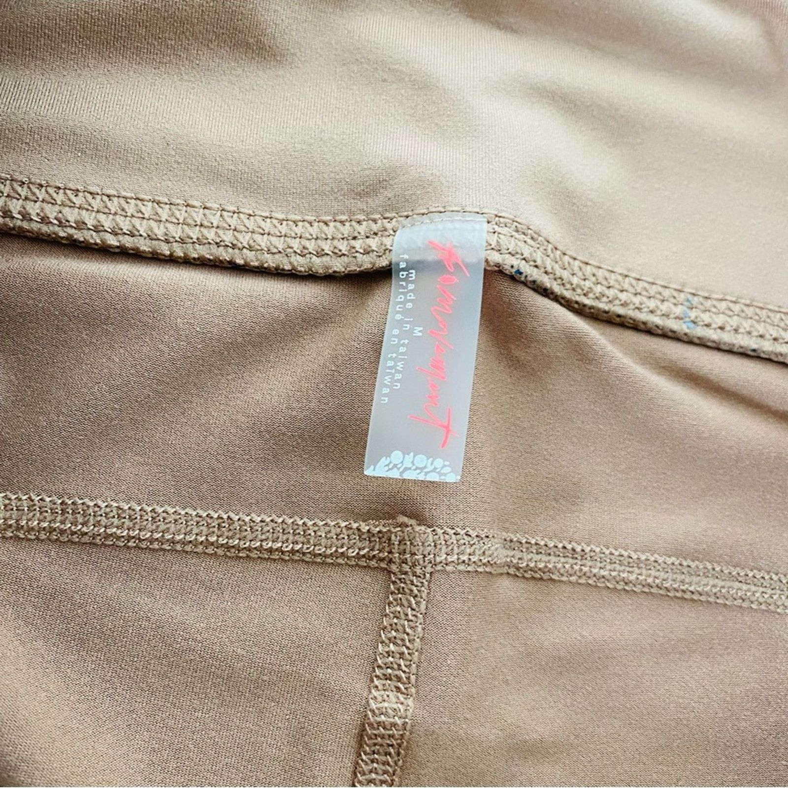 Free People NEW FREE PEOPLE MOVEMENT Tan Beige Coffee Biker Short Shorts Size 28" / US 6 / IT 42 - 6 Thumbnail