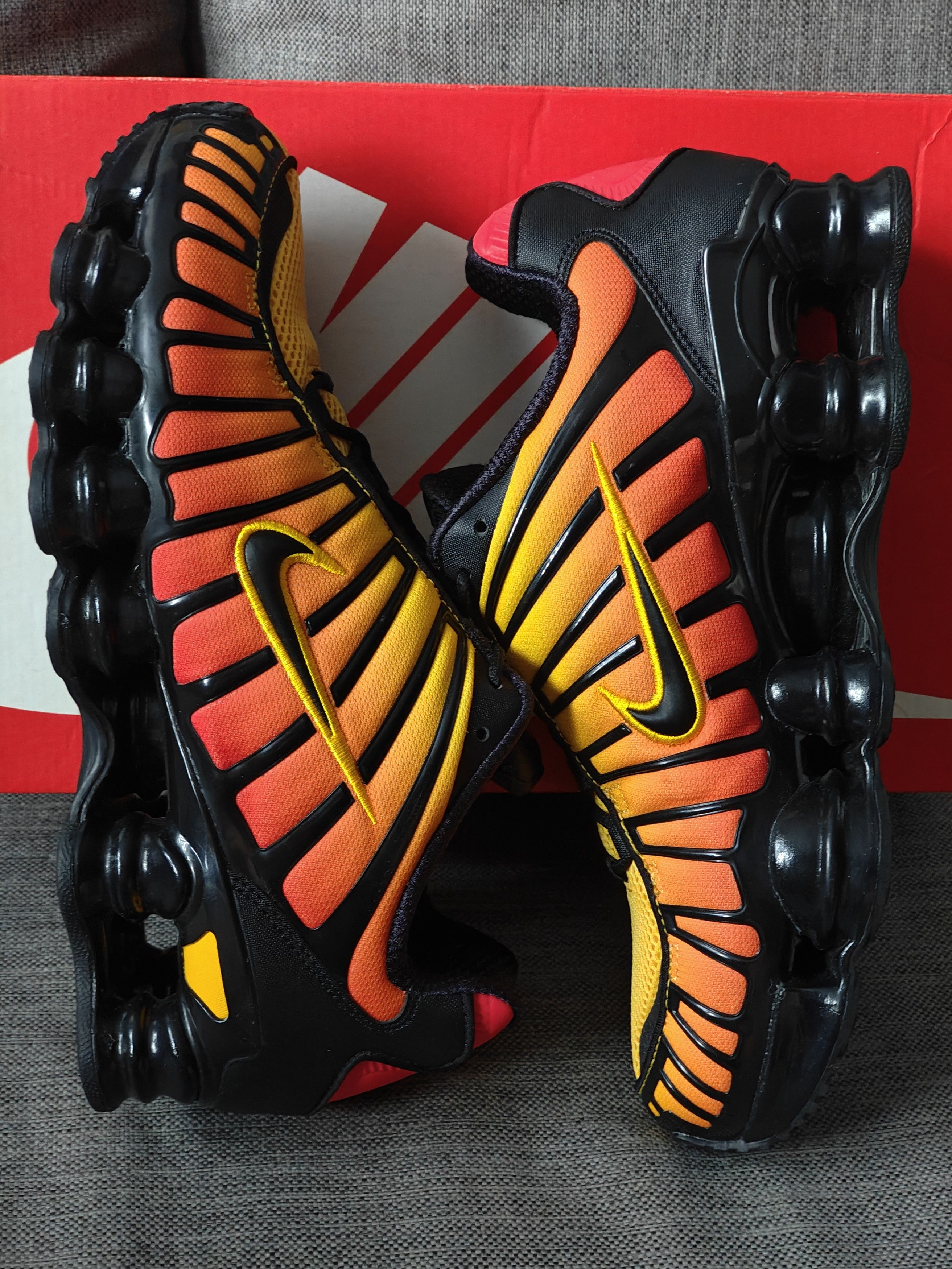 Nike Rare NIKE Shox TL "Sunrise Gradient" 44 Black Yellow Red Size US 10 / EU 43 - 5 Thumbnail