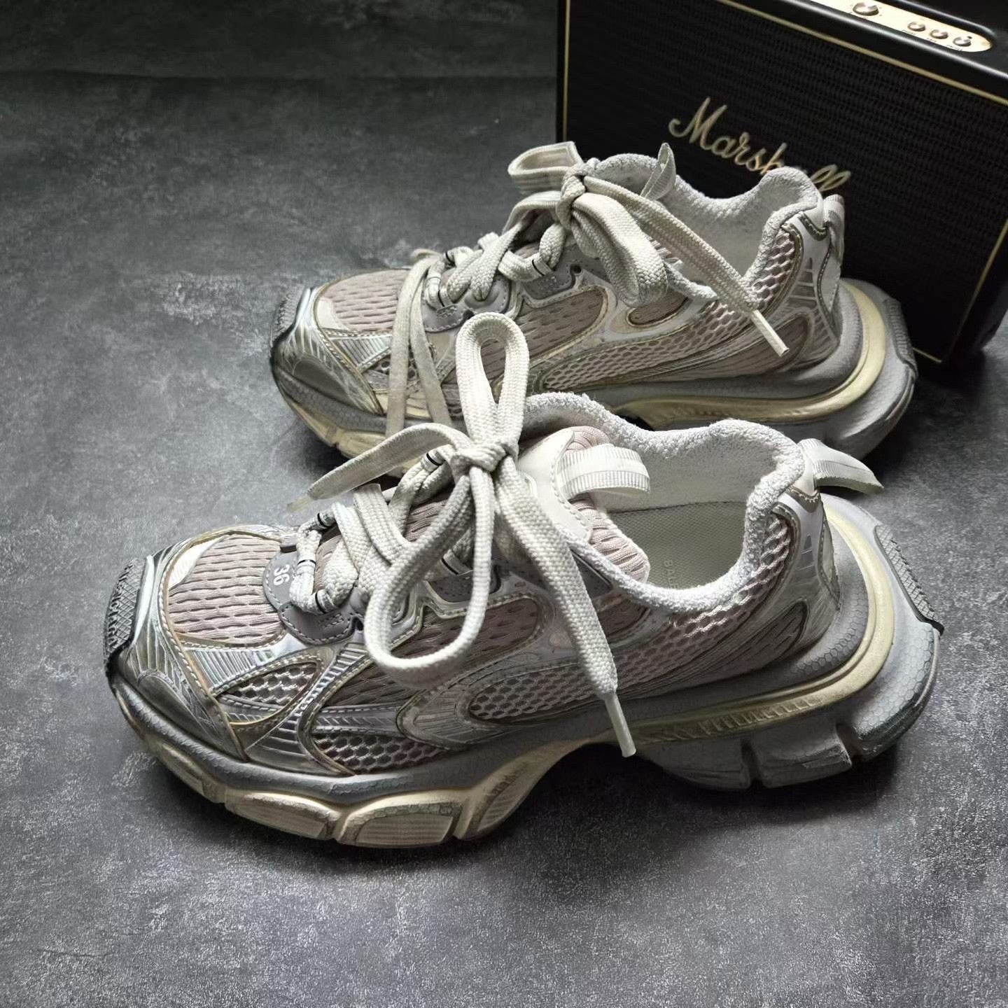 Balenciaga Balenciaga Beige Lowtop Sneakers XXXL Men Size US 10 / EU 43 - 1 Thumbnail