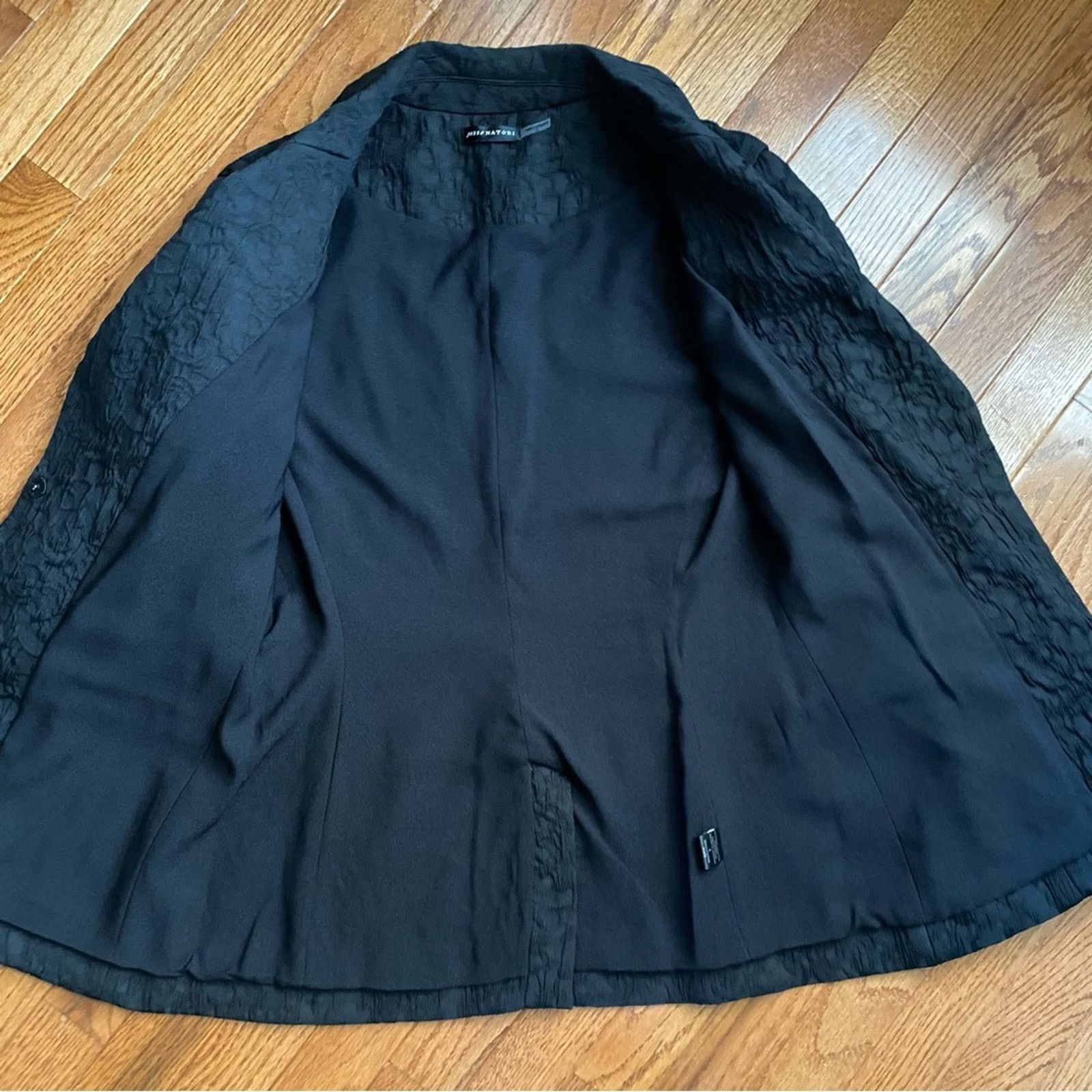 Other Josie Natori $895 Textured Split Sleeve Black Blazer 6 EUC Size M / US 6-8 / IT 42-44 - 16 Thumbnail