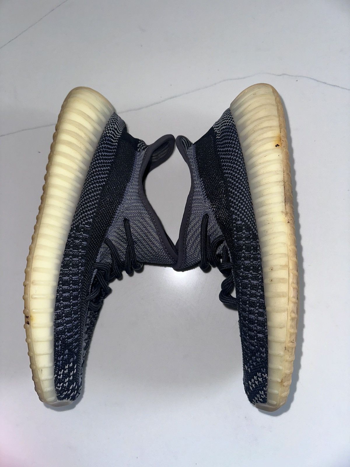 Yeezy ADIDAS YEEZY BOOST 350 V2 CARBON SIZE 7 Size US 7 / EU 40 - 6 Thumbnail