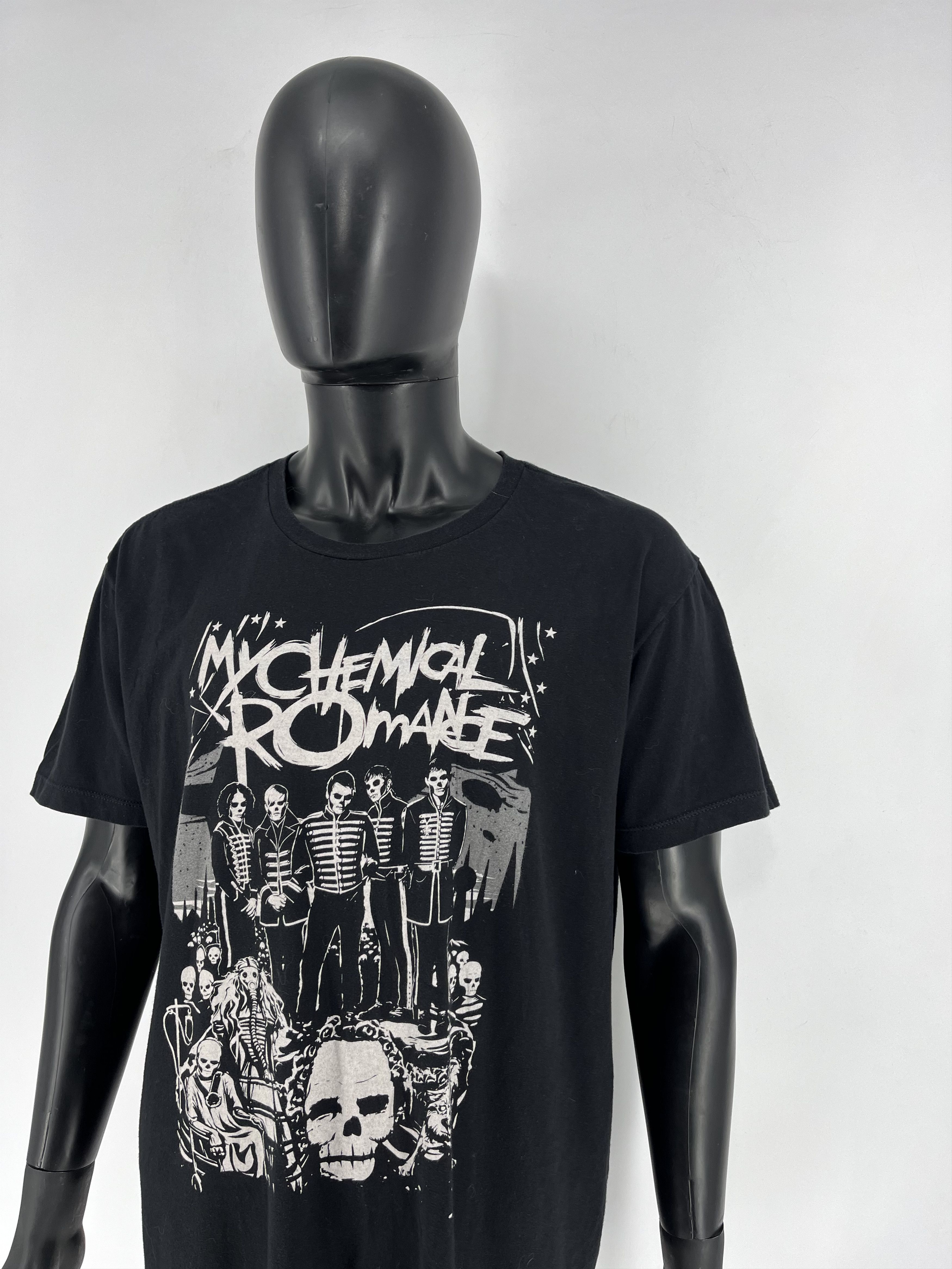 Band Tees × Vintage My Chemical Romance Vintage Y2K Rock Band Tee Size US XL / EU 56 / 4 - 5 Thumbnail