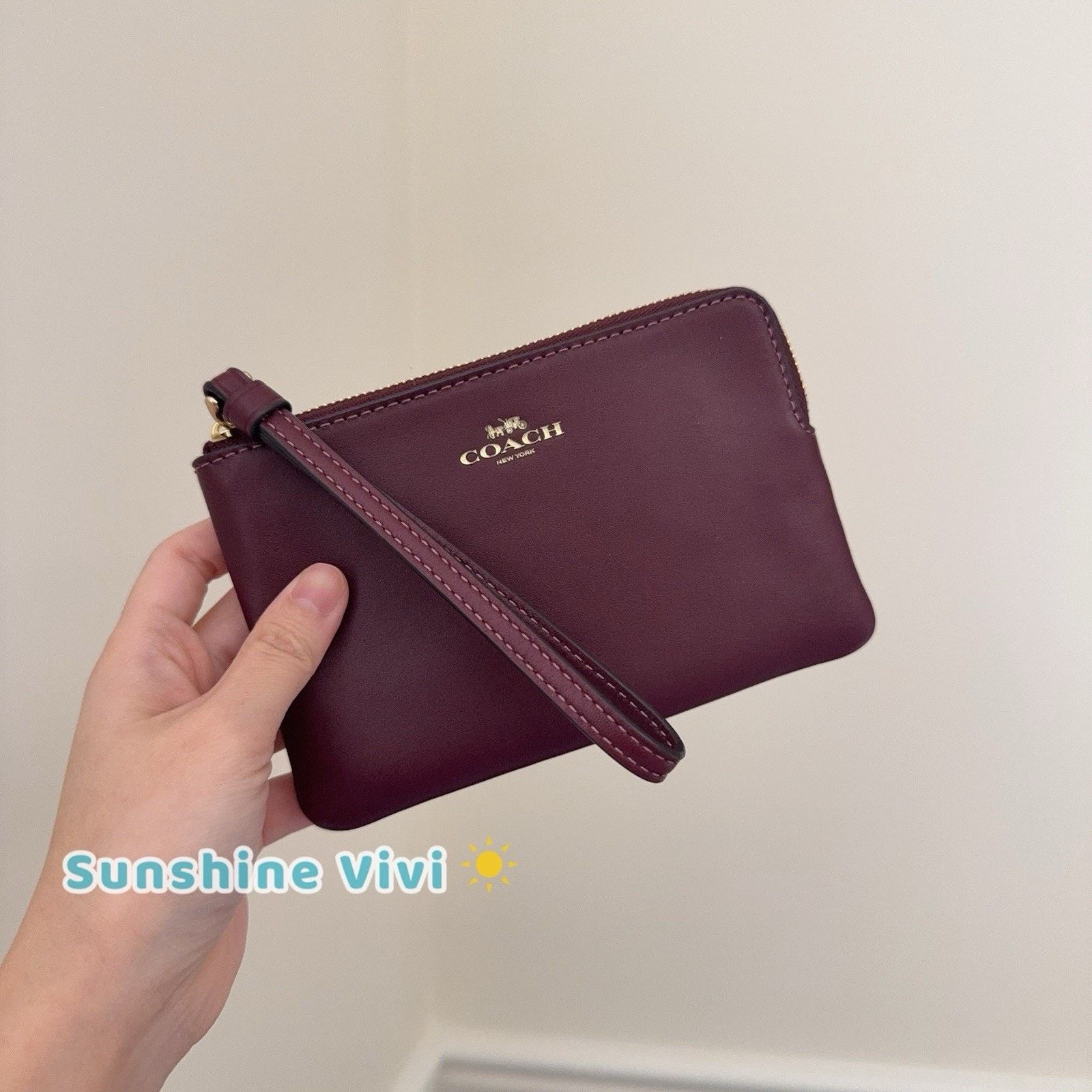 Coach NWT Coach Corner Zip Wristlet In Leather Maroon CCL23 Size ONE SIZE - 1 Thumbnail