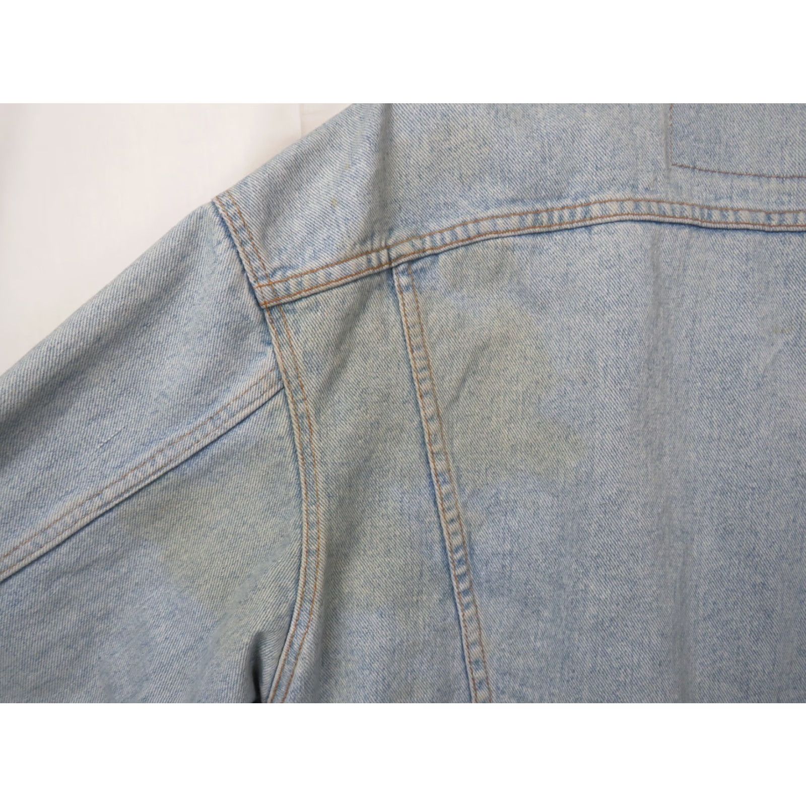 Levi's VINTAGE Levi's Distressed Denim Jean Jacket Blue Large Regular Jacket Men 80s 90s USA Casual Travel Pockets Logo Button Cotton Denim Lightweight Size US 33 - 7 Thumbnail