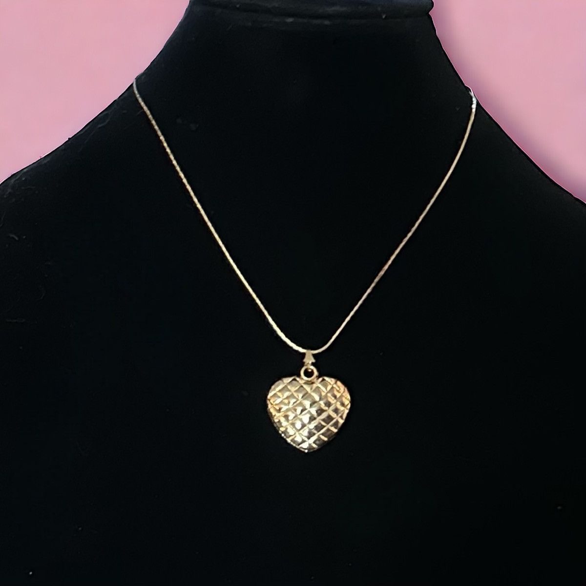 Vintage Vintage quilted puffed heart pendant necklace Size ONE SIZE - 1 Thumbnail