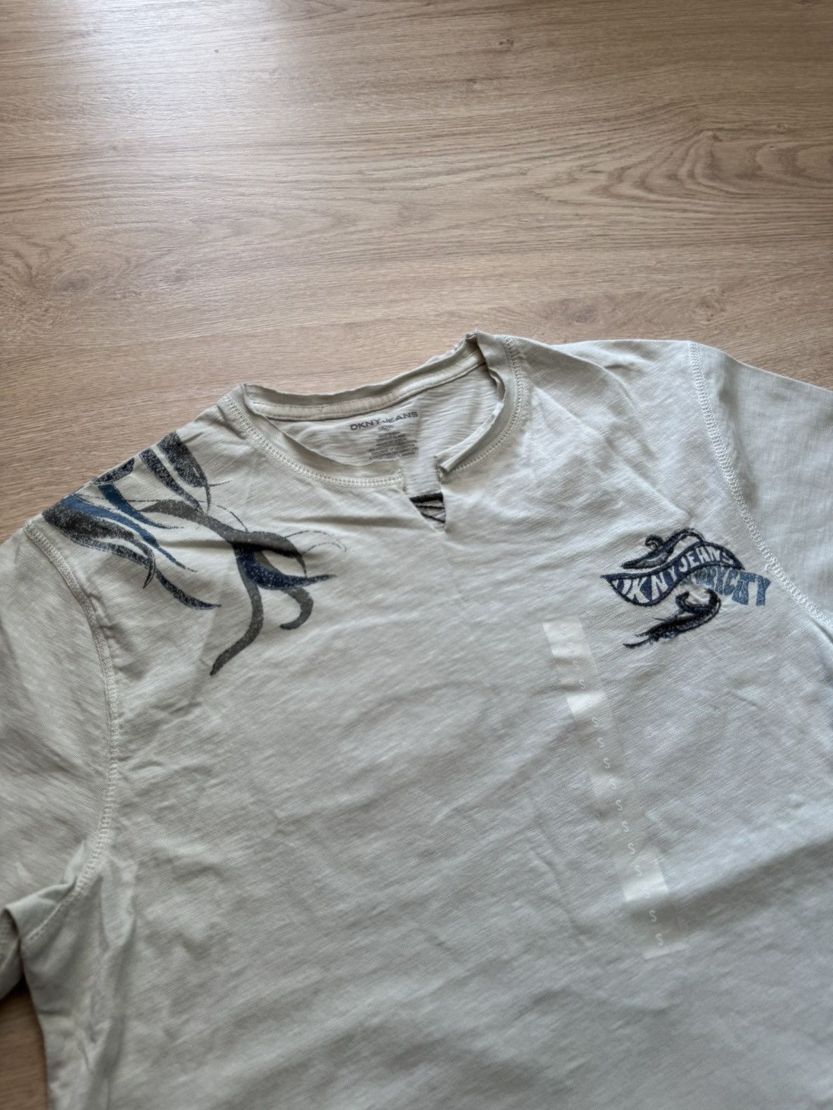 DKNY Vintage 00’s DKNY Jeans y2k Japanese T-Shirt Size US S / EU 44-46 / 1 - 2 Thumbnail