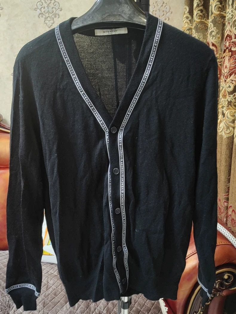 Givenchy Givenchy Black Letter Cardigan, Size XL Size US XL / EU 56 / 4 - 1 Thumbnail