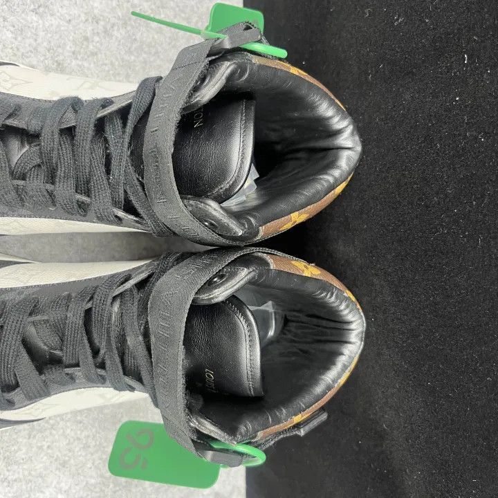 Louis Vuitton Louis Vuitton Rivoli Black and White High-Top Sneakers -250 Size US 8 / EU 41 - 8 Thumbnail