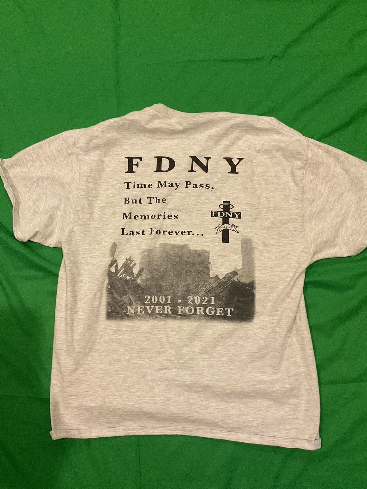 Vintage Vintage 9/11 T Shirt Size US L / EU 52-54 / 3 - 1 Thumbnail