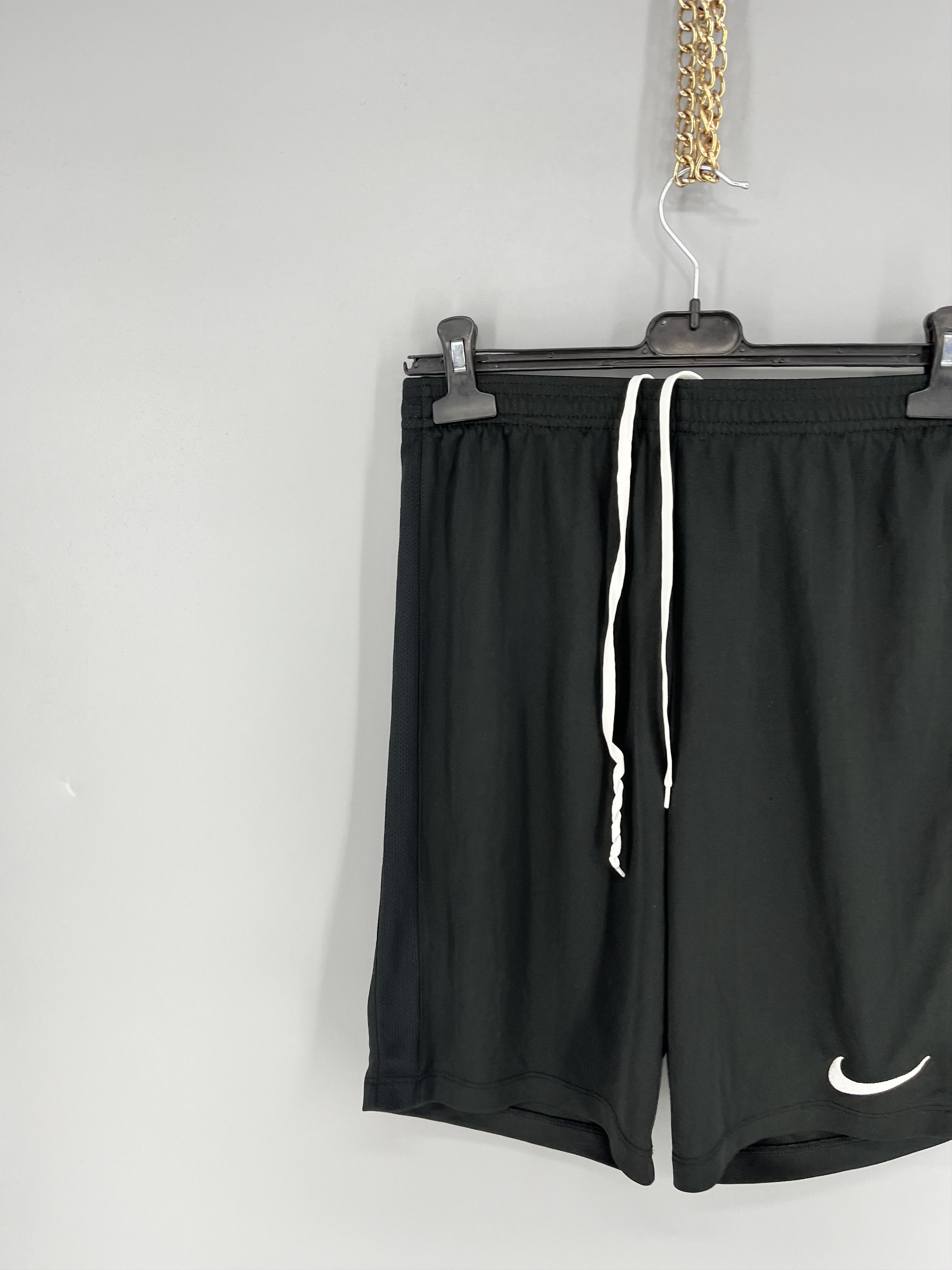 Nike Vintage Nike Swoosh Logo Shorts Travis Style Dri-Fit Size US 32 / EU 48 - 4 Thumbnail