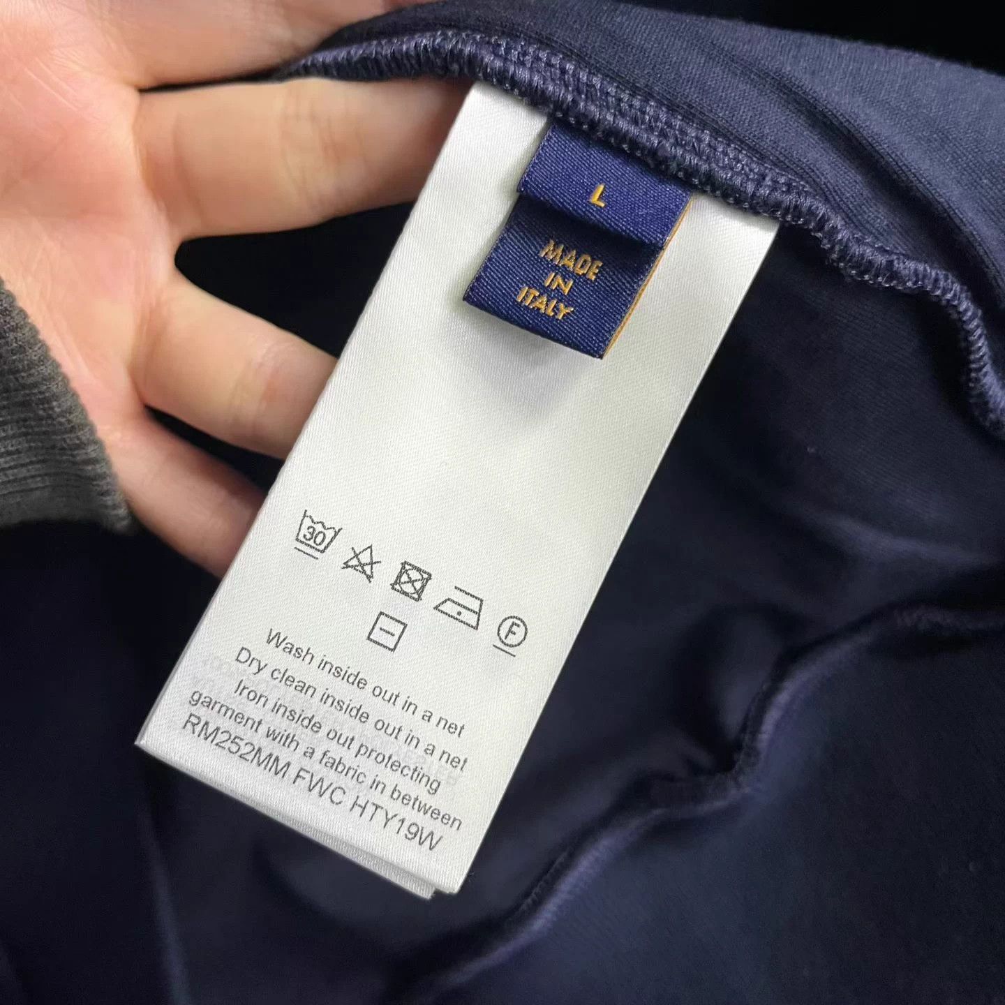 Louis Vuitton Louis Vuitton Navy Logo Print Hoodie L Size US L / EU 52-54 / 3 - 5 Thumbnail