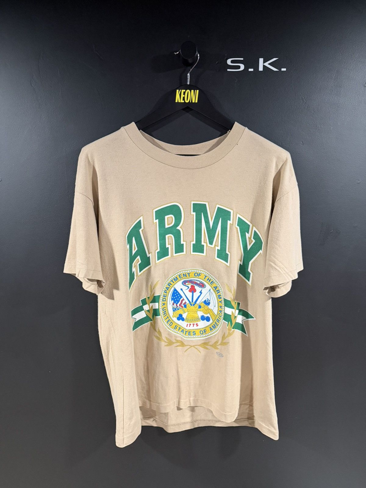 Vintage 1990s Vintage Army Single Stitch Distressed Military Tee L Size US L / EU 52-54 / 3 - 1 Thumbnail