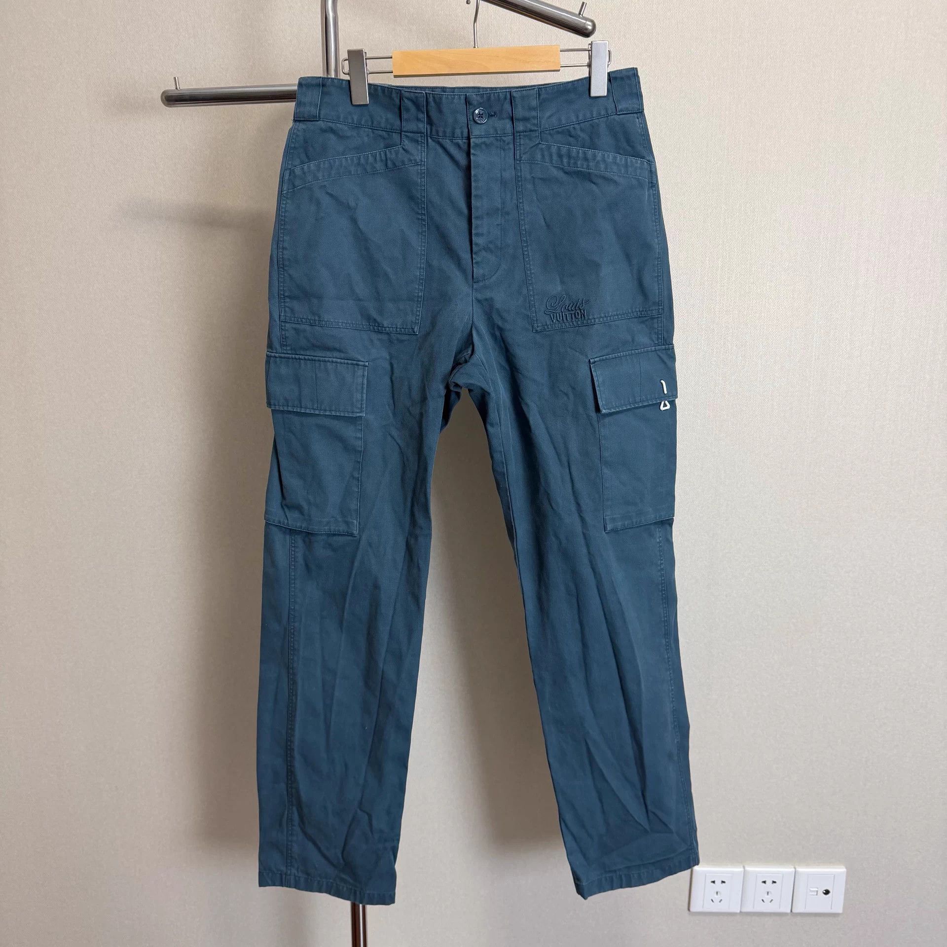 Louis Vuitton LOUIS VUITTON SS23 Plain Patch-Pocket Straight Men's Navy Size US 26 / EU 42 - 1 Thumbnail