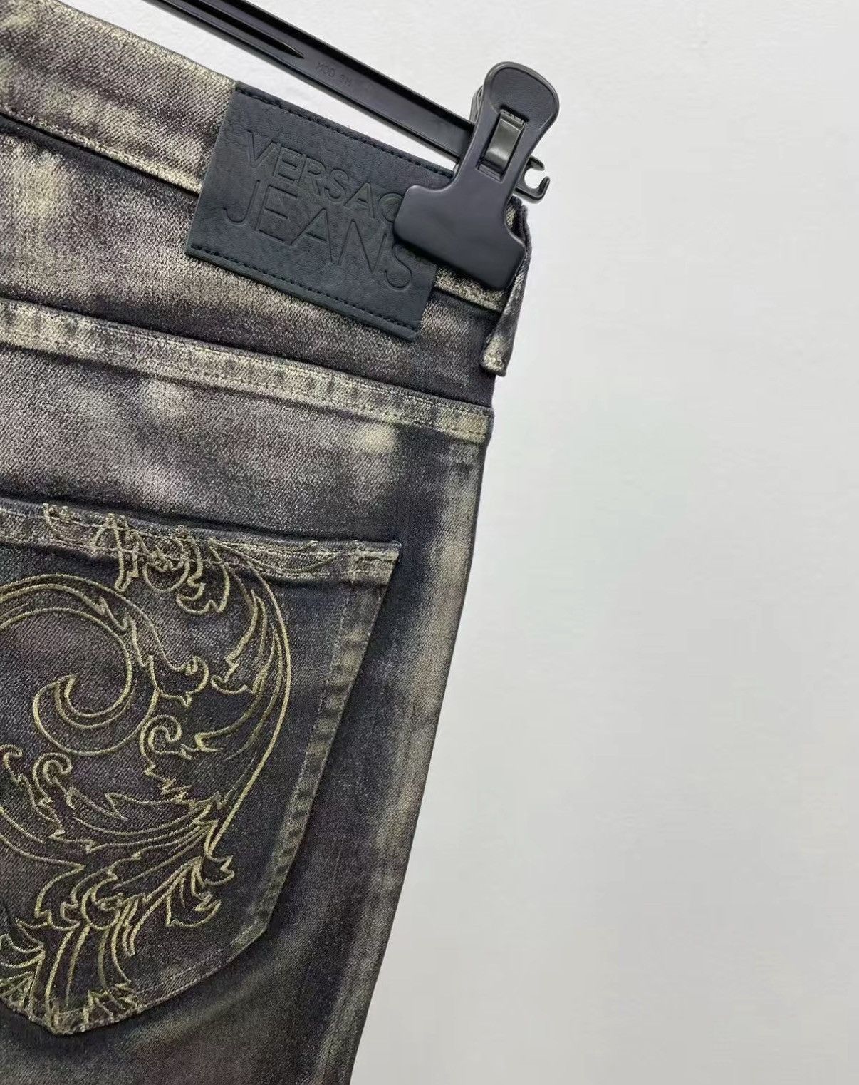 Versace VERSACE VJ Embroidered Coated Stretch Jeans J30 Size US 28 / EU 44 - 6 Thumbnail