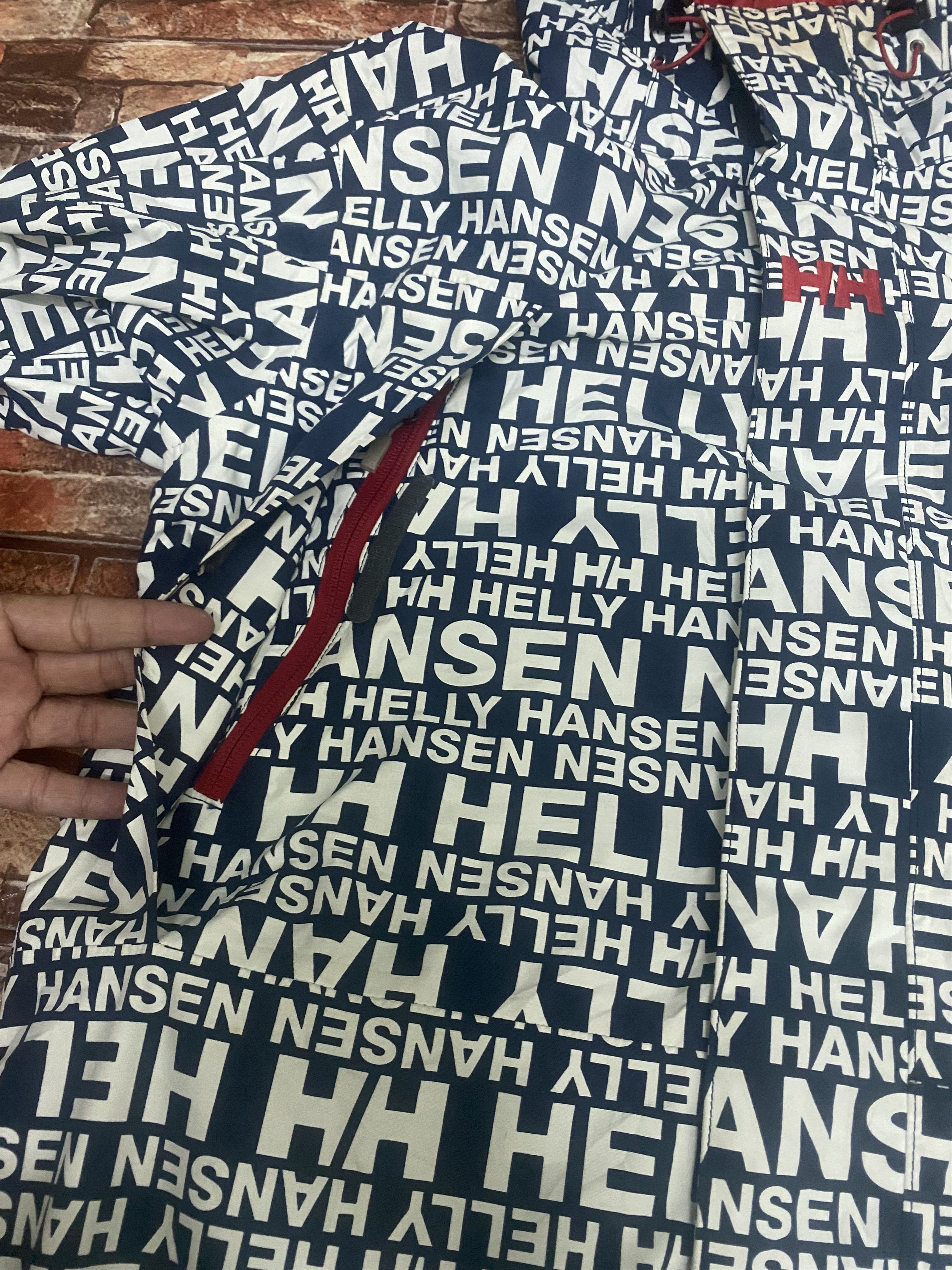 Helly Hansen Rare Helly Hansen Full Print Water Proof Hoodie Size US L / EU 52-54 / 3 - 6 Thumbnail