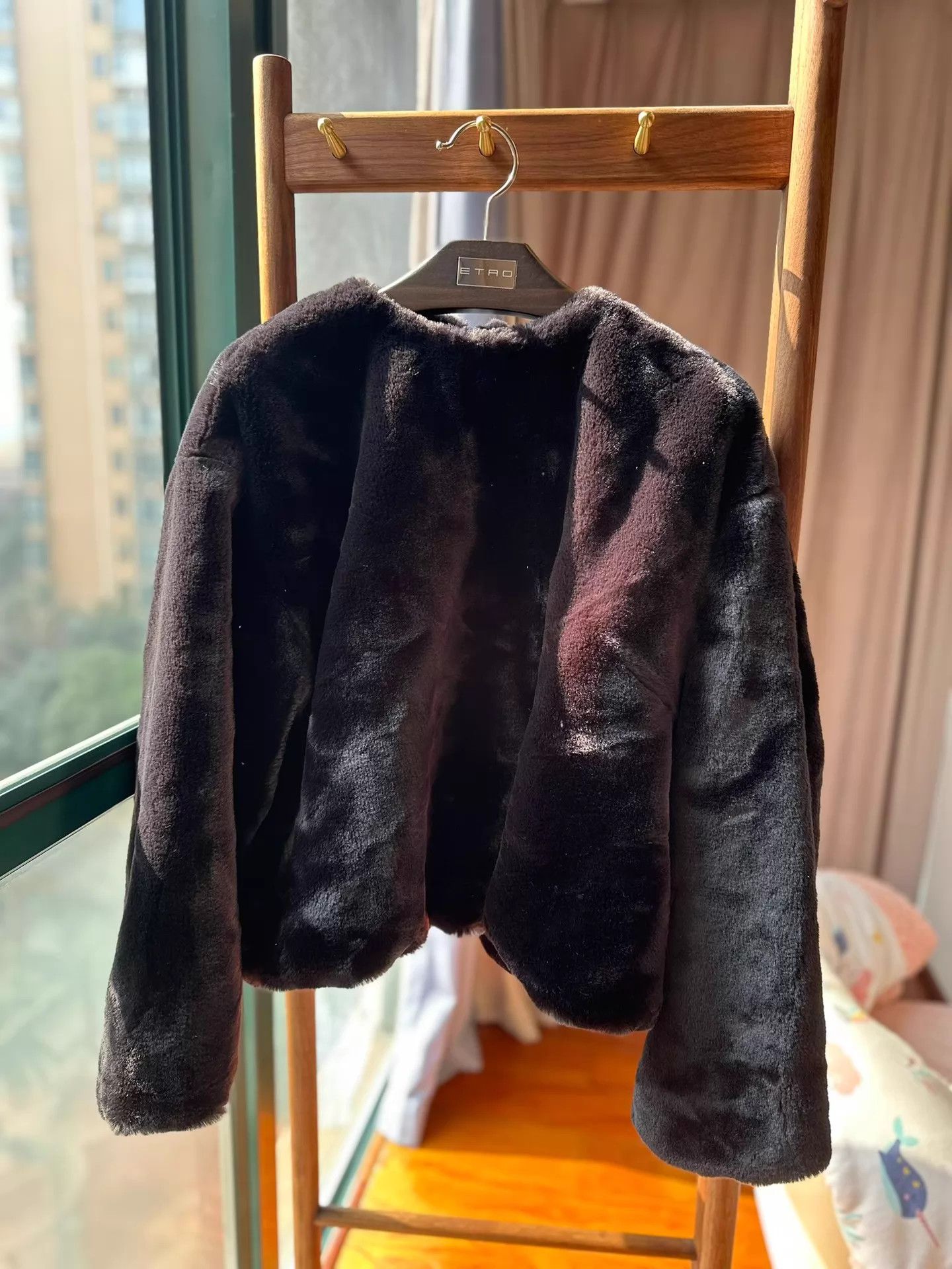 Dries Van Noten Dries Van Noten women's eco fur top 36 black 22FW Size XS / US 0-2 / IT 36-38 - 2 Thumbnail