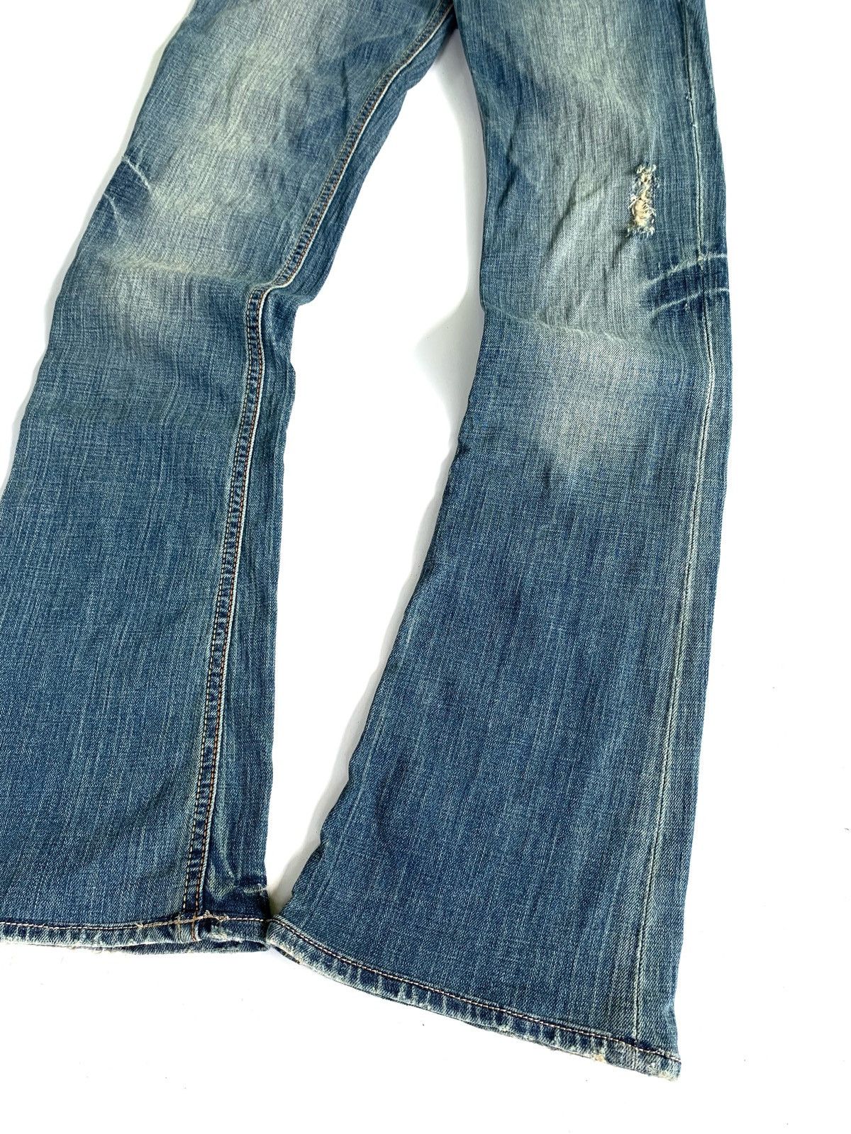 If Six Was Nine × Japanese Brand × Le Grande Bleu (L.G.B.) 2000s Japanese Brand J&C Company Studded Flared Jeans Size US 27 - 4 Thumbnail