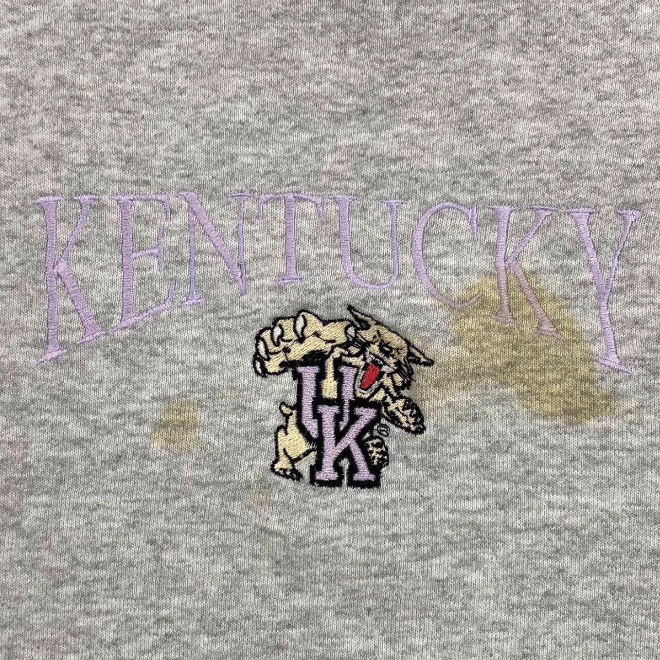NCAA VINTAGE Kentucky Wildcats Embroidered College Sweatshirt Men L Grey 90s NCAA Crewneck Pullover Sports Theme Size US L / EU 52-54 / 3 - 2 Thumbnail