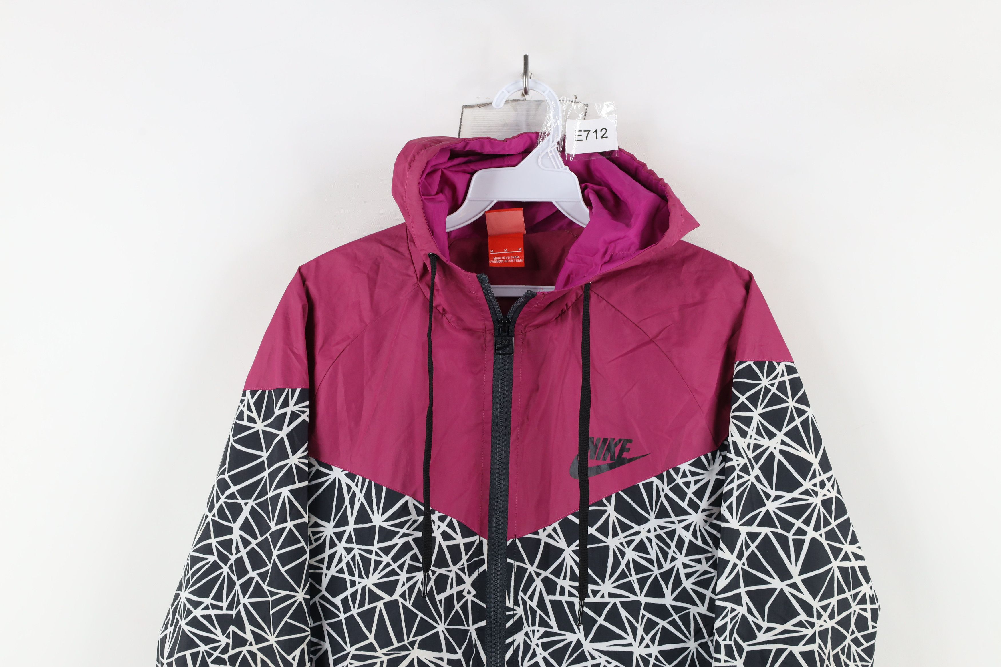 Nike × Vintage Vintage Nike Sportswear Spell Out Windrunner Hooded Jacket Size M / US 6-8 / IT 42-44 - 2 Thumbnail