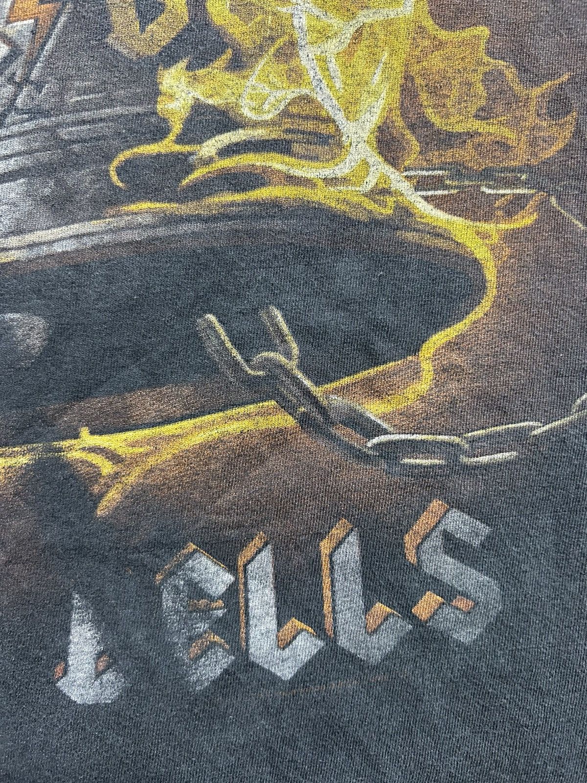 Vintage Vintage Y2K AC/DC Hells Bells Band Tee Size US L / EU 52-54 / 3 - 4 Thumbnail