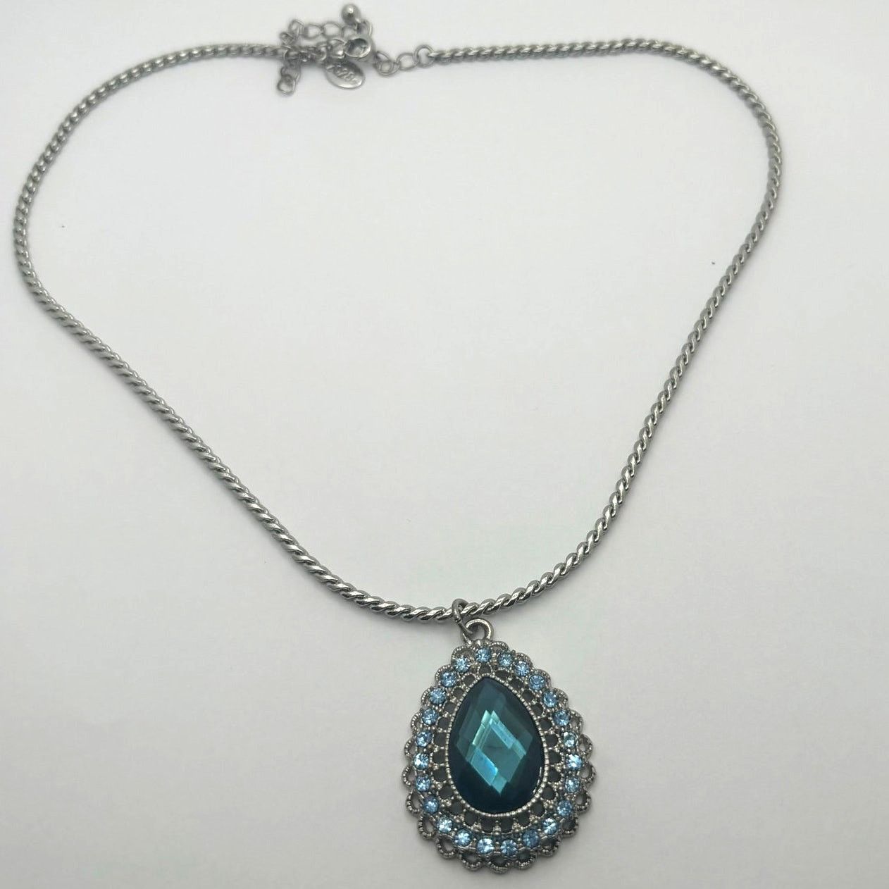 Other Elegant Silver & Blue Pendant Necklace Size ONE SIZE - 4 Thumbnail