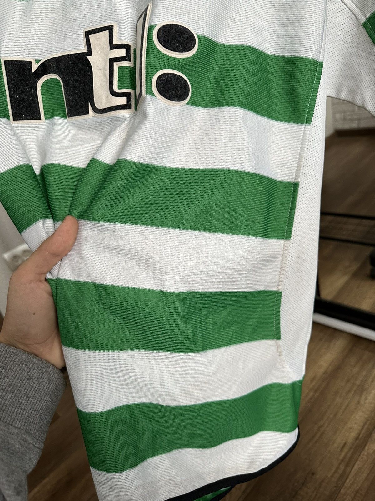 Umbro 2002/2003 Umbro Celtic FC Soccer Jersey T-Shirt Vintage Size US XL / EU 56 / 4 - 13 Thumbnail