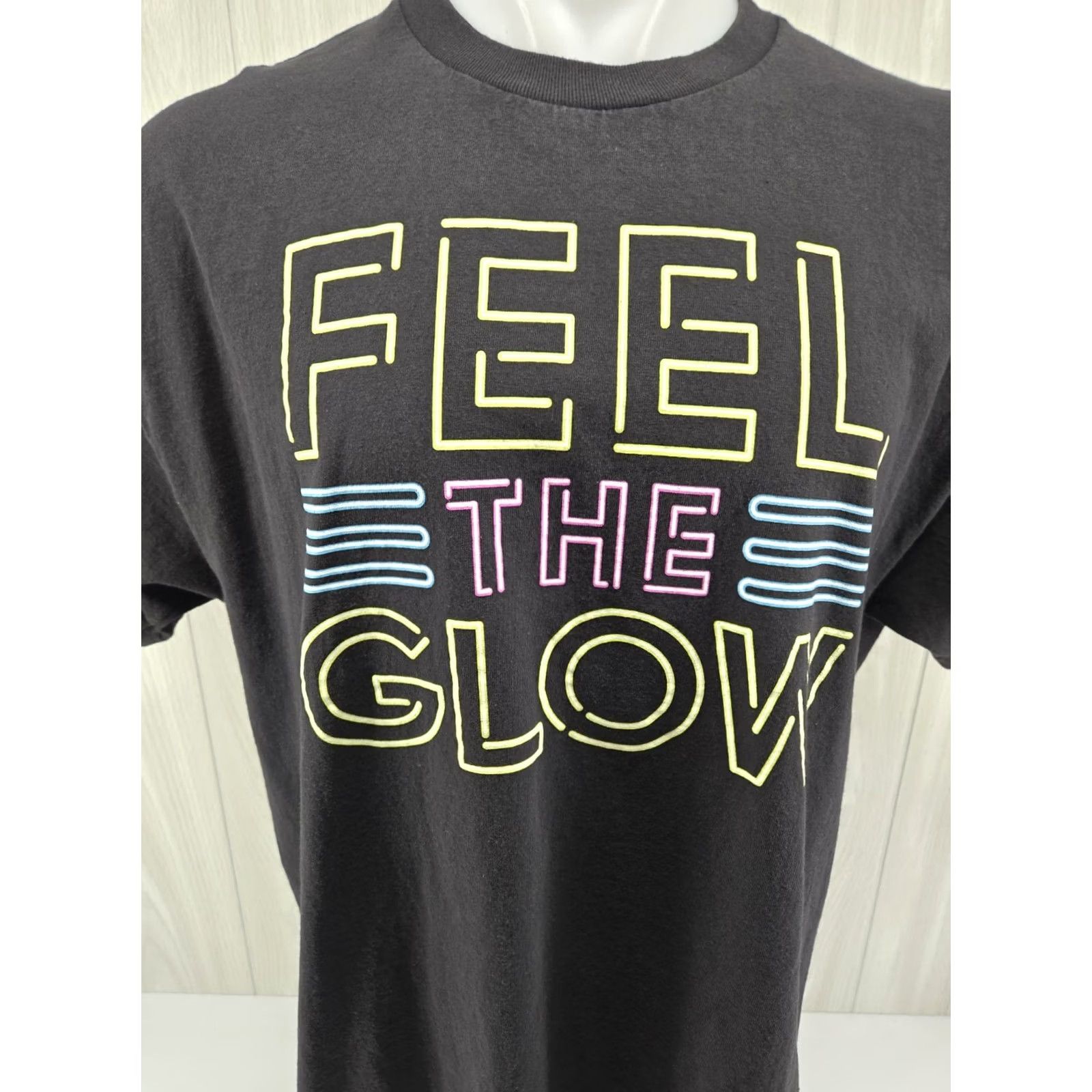 Vintage WWE Authentic Naomi Feel The Glow Black T-Shirt XL Men Wresting Graphic Retro Neon Shirt Size XL Size US XL / EU 56 / 4 - 3 Thumbnail