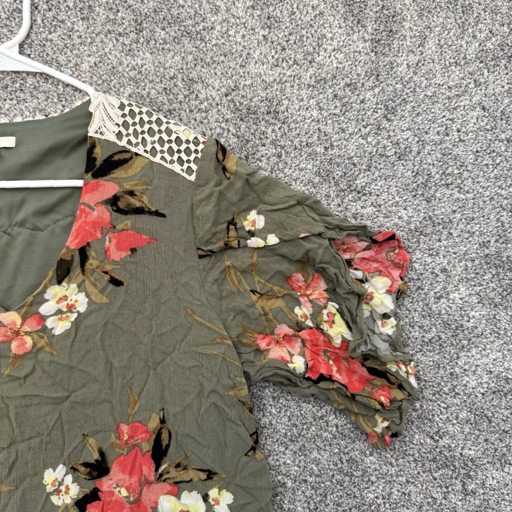 Vintage VINTAGE Floral Cottagecore Tunic Top Mini Dress Crochet Lace Yoke Boho Romantic Festival Blouse Women's L Green Polyester Rayon Crochet Bohemian 34.5" Size L / US 10 / IT 46 - 4 Thumbnail
