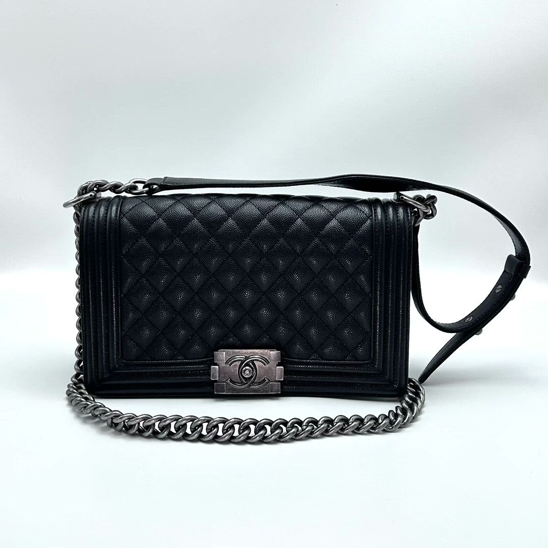 Chanel Pre-loved Bag Very good condition Size ONE SIZE - 1 Thumbnail