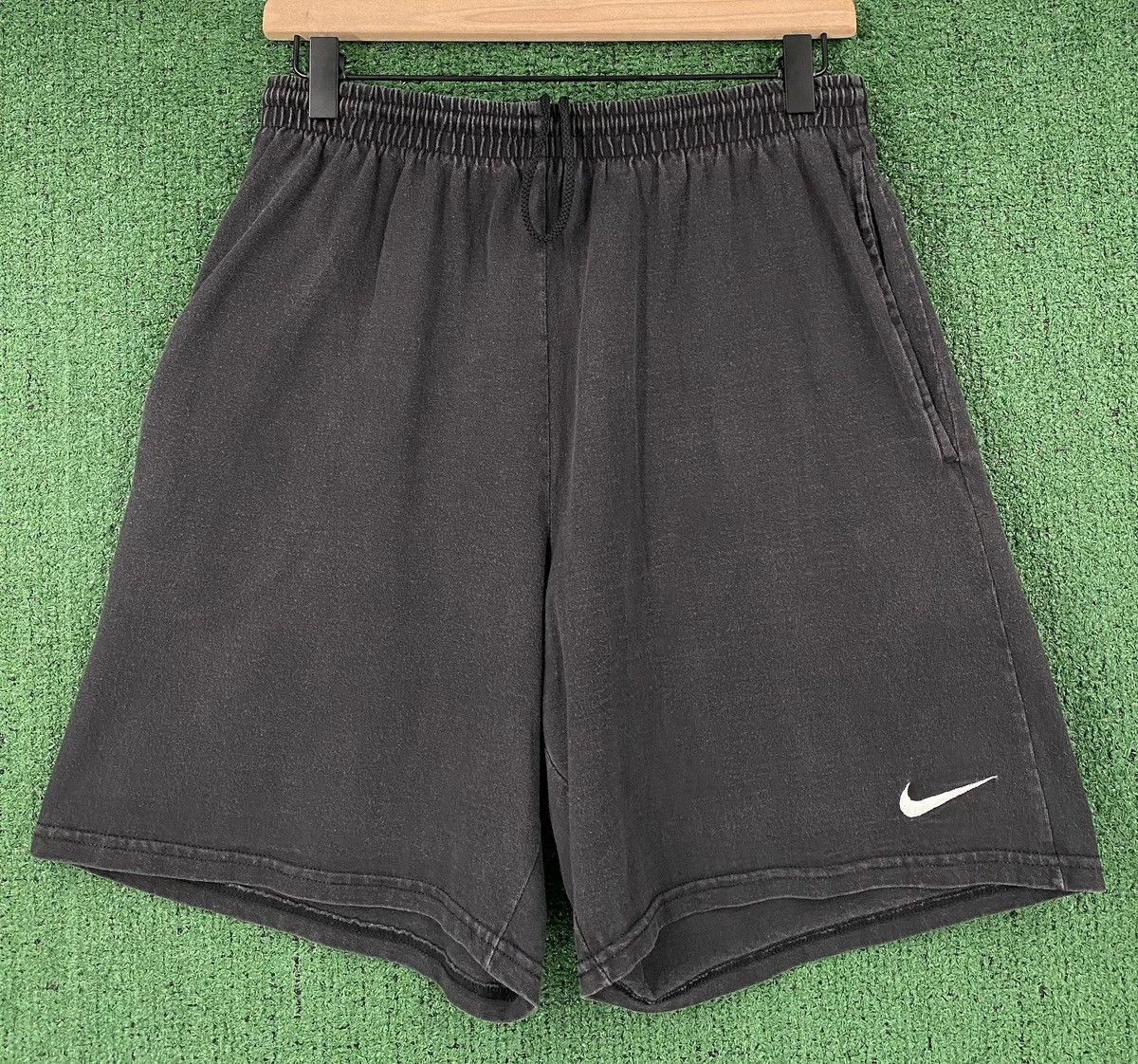 Nike 90’s Nike White Tag Logo Faded Black Shorts Medium Size US 32 / EU 48 - 1 Thumbnail