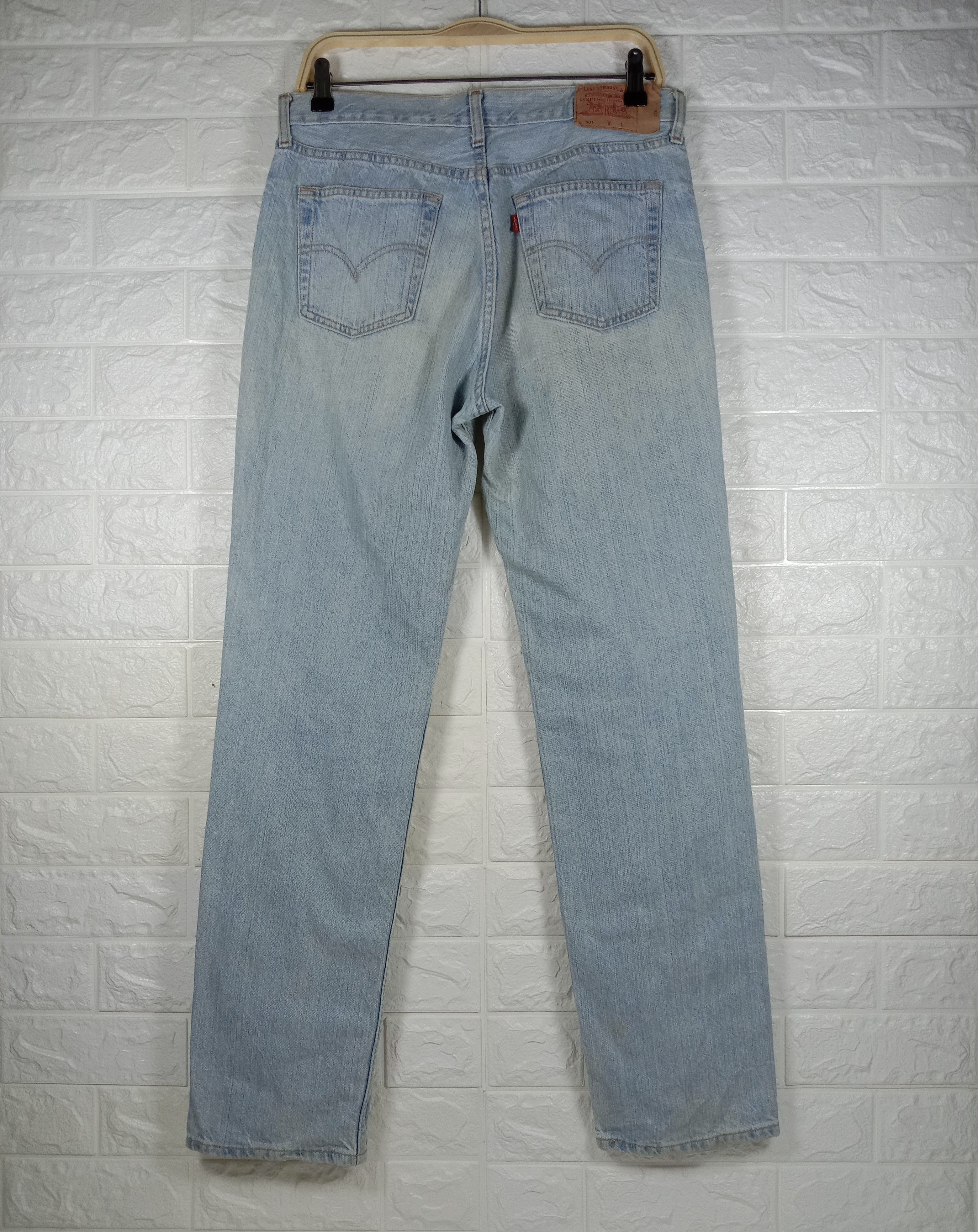 Levi's Vintage Levi’s 501 Jeans Light Wash Distressed Denim Size US 33 - 5 Thumbnail