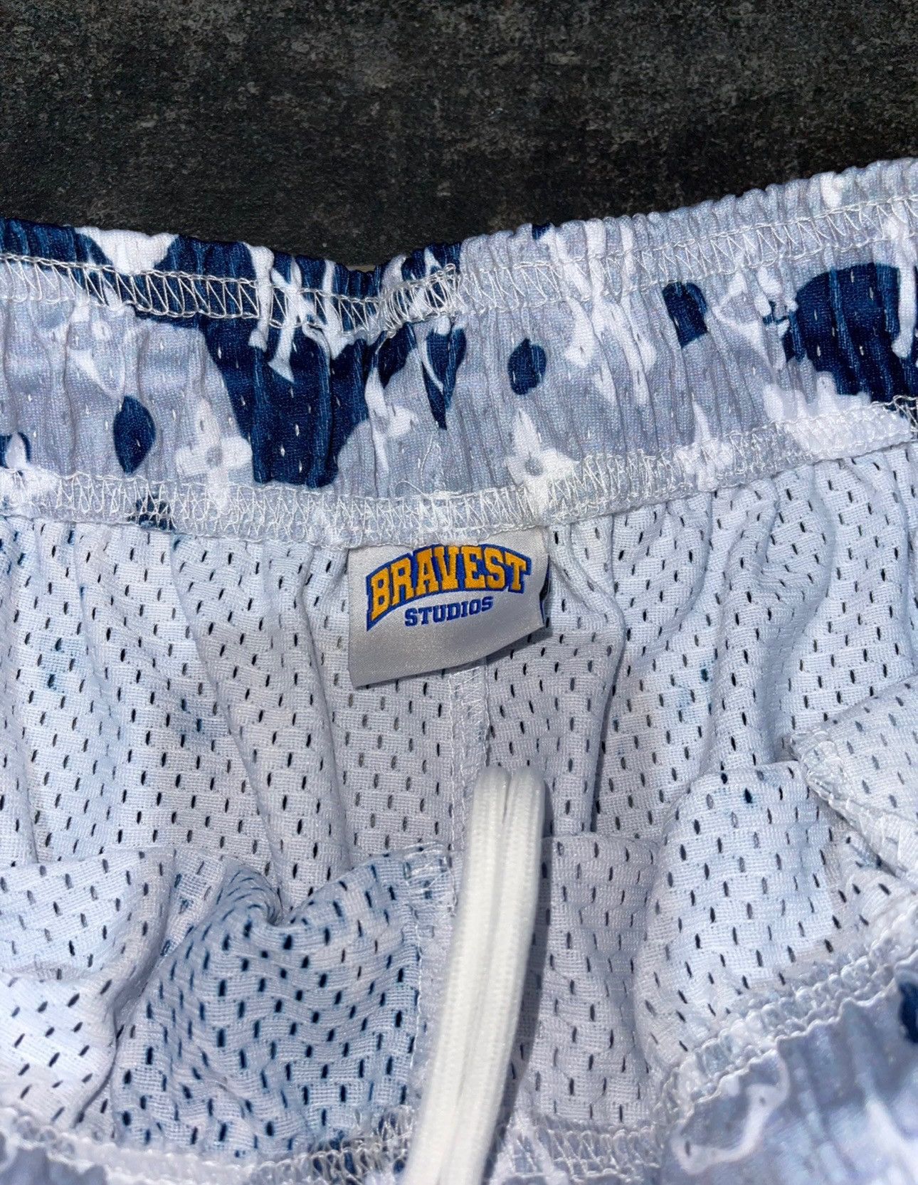Bravest Studios Bravest Studios ‘Snow Camo / LV / Yankees’ Shorts / MEDIUM Size US 32 / EU 48 - 3 Thumbnail