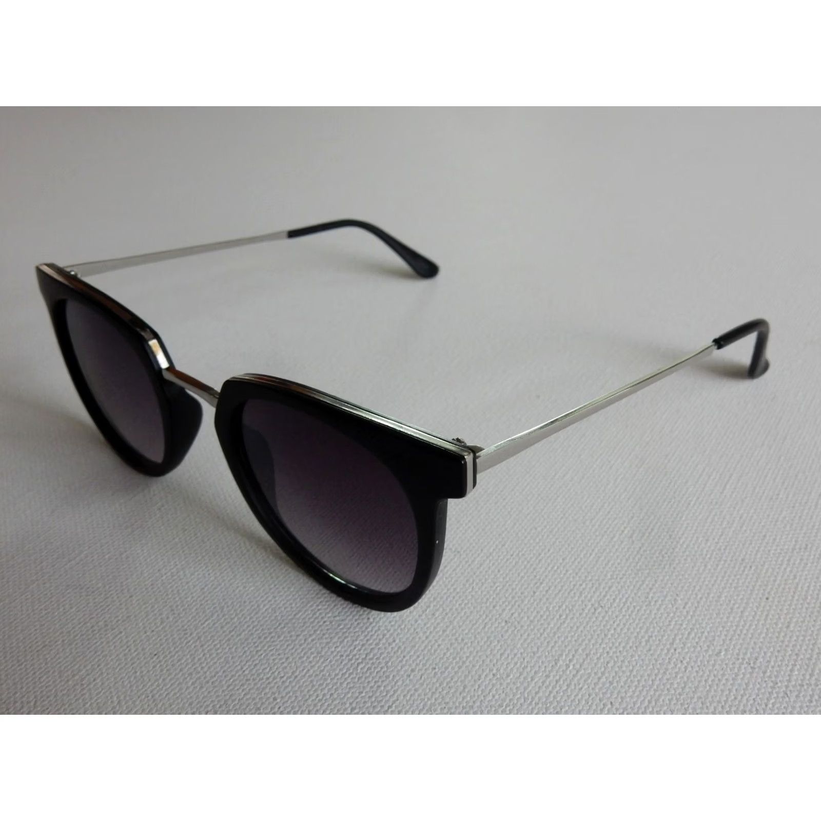 Vintage Tahari Sunglasses TH713 Women Sunglasses Black Tahari TH713 Women Glasses Size ONE SIZE - 2 Thumbnail
