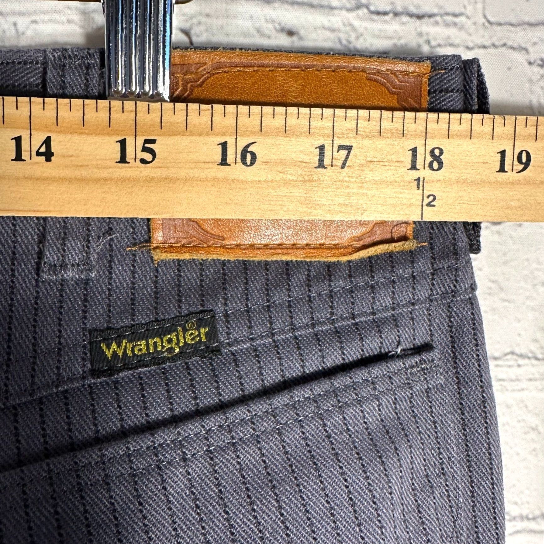 Wrangler VINTAGE Wrangler Mens Grey Pinstripe Western Straight Leg Pants 38x30 USA Size US 37 - 7 Thumbnail