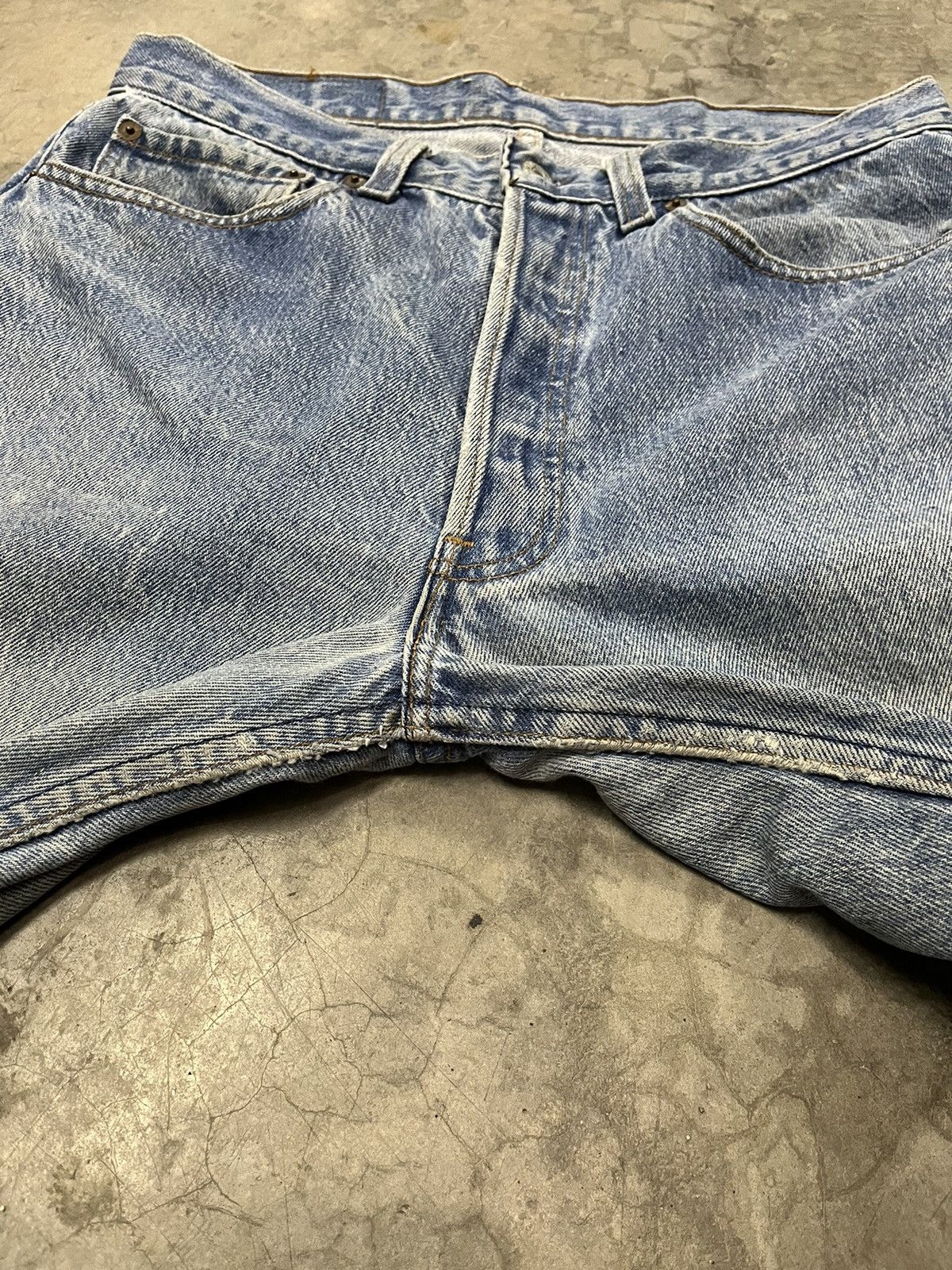 Levi's Vintage 501xx light wash distressed denim Size US 31 - 17 Thumbnail