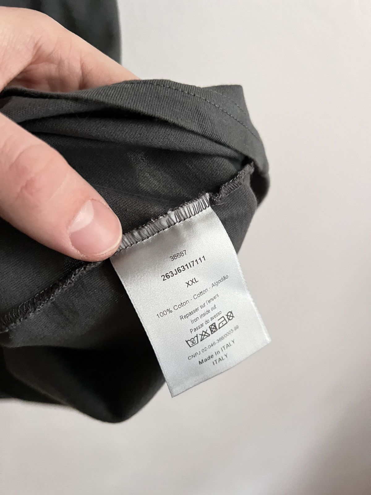Dior Dior homme v cut t-shirt Size US L / EU 52-54 / 3 - 3 Thumbnail