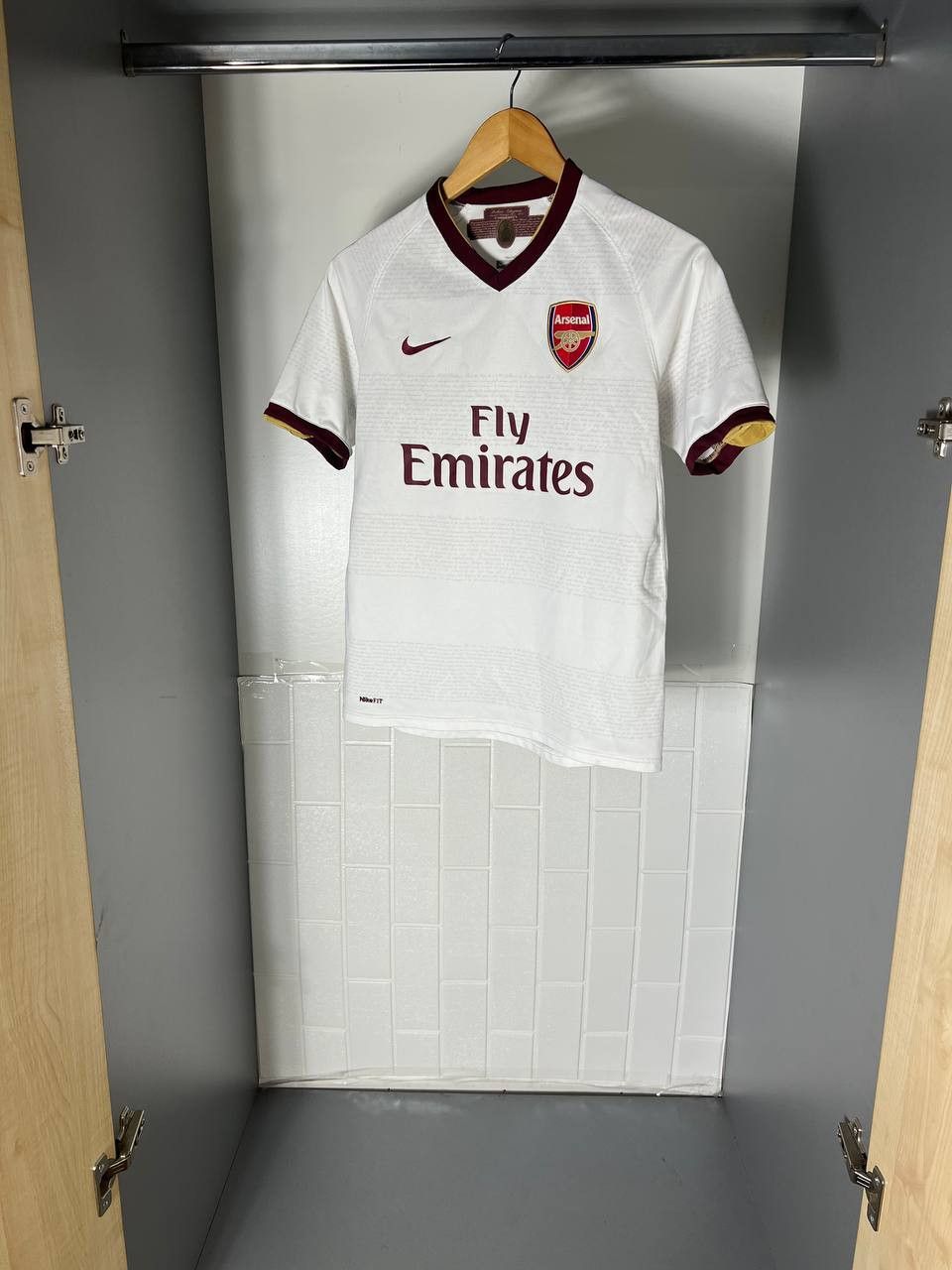 Nike VINTAGE NIKE FC ARSENAL LONDON ENGLAND SOCCER JERSEY RETRO Size US XS / EU 42 / 0 - 2 Thumbnail