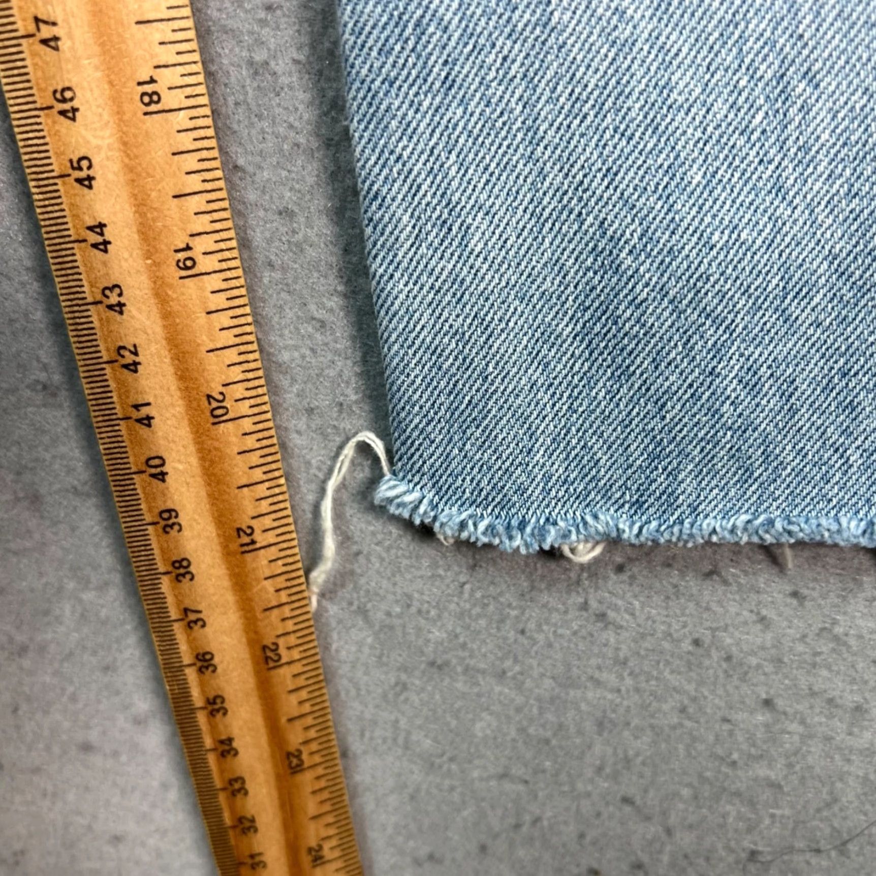 Levi's VINTAGE Levi's Jeans Women 26 x 22 Cropped Light Wash High Rise Straight 5-Pocket Denim Blue 90s Style Womens Size 26" / US 2 / IT 38 - 6 Thumbnail