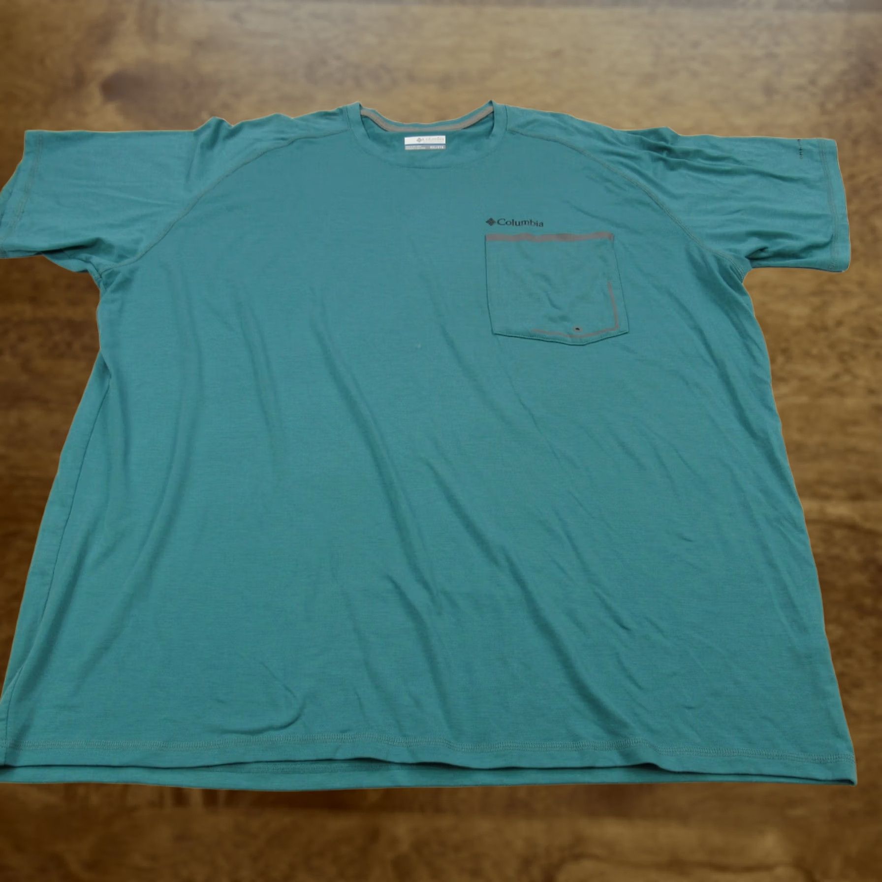 Vintage Columbia Shirt Mens 2XL Short Sleeve Green Lightweight Casual Workout Pocket Shirt Size US XXL / EU 58 / 5 - 1 Thumbnail