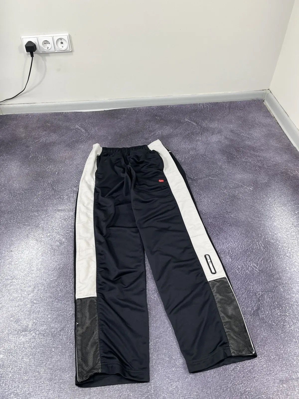 Nike × Vintage Vintage Nike Y2K Side Buttons Retro Hype Sweatpants Trousers Size US 30 / EU 46 - 2 Thumbnail