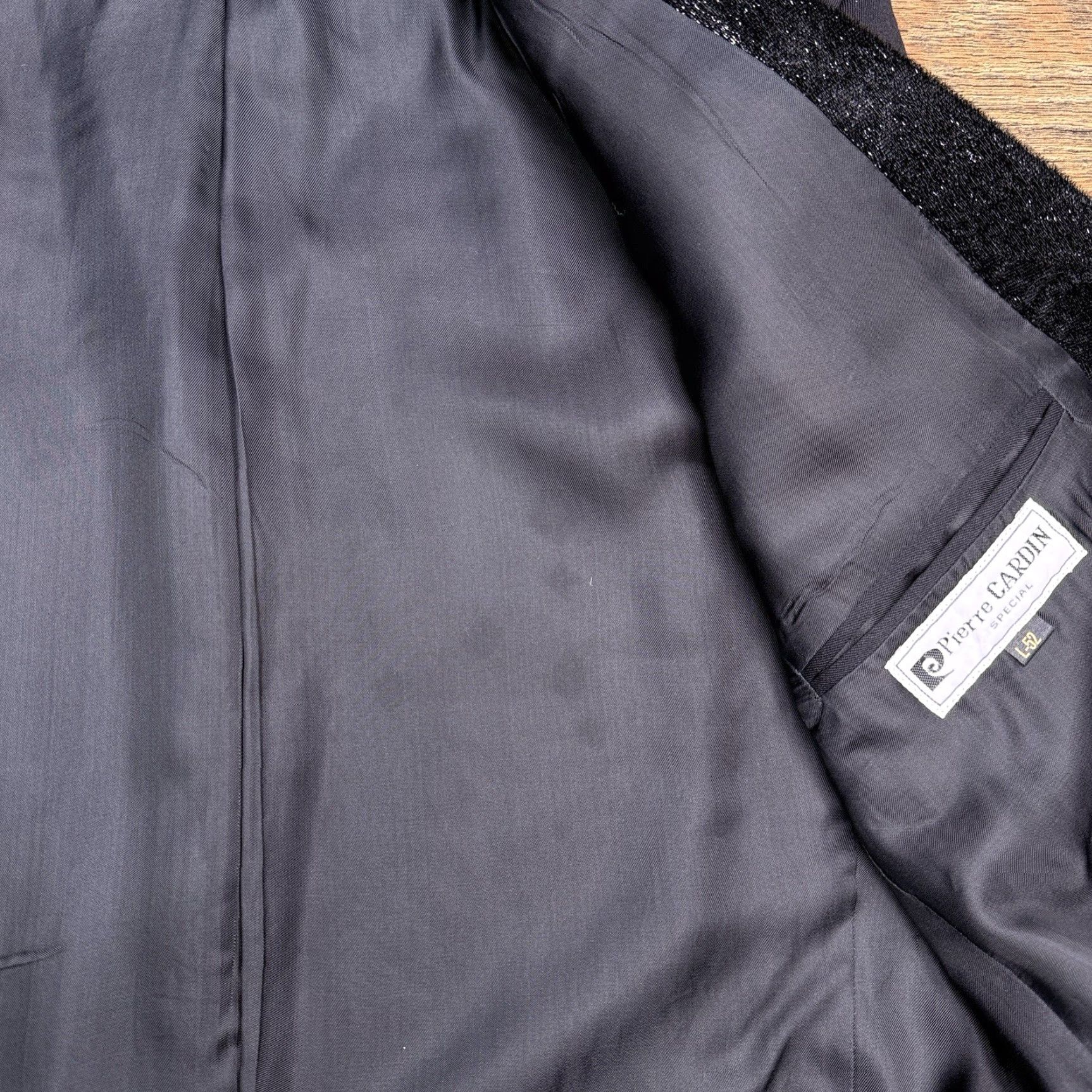 Pierre Cardin VINTAGE Pierre Cardin Tuxedo Suit Jacket Black Wool 42 Long Single-Breasted 6-Button Peak Lapel Mens Formal Wedding Classic 80s Size 42R - 5 Thumbnail