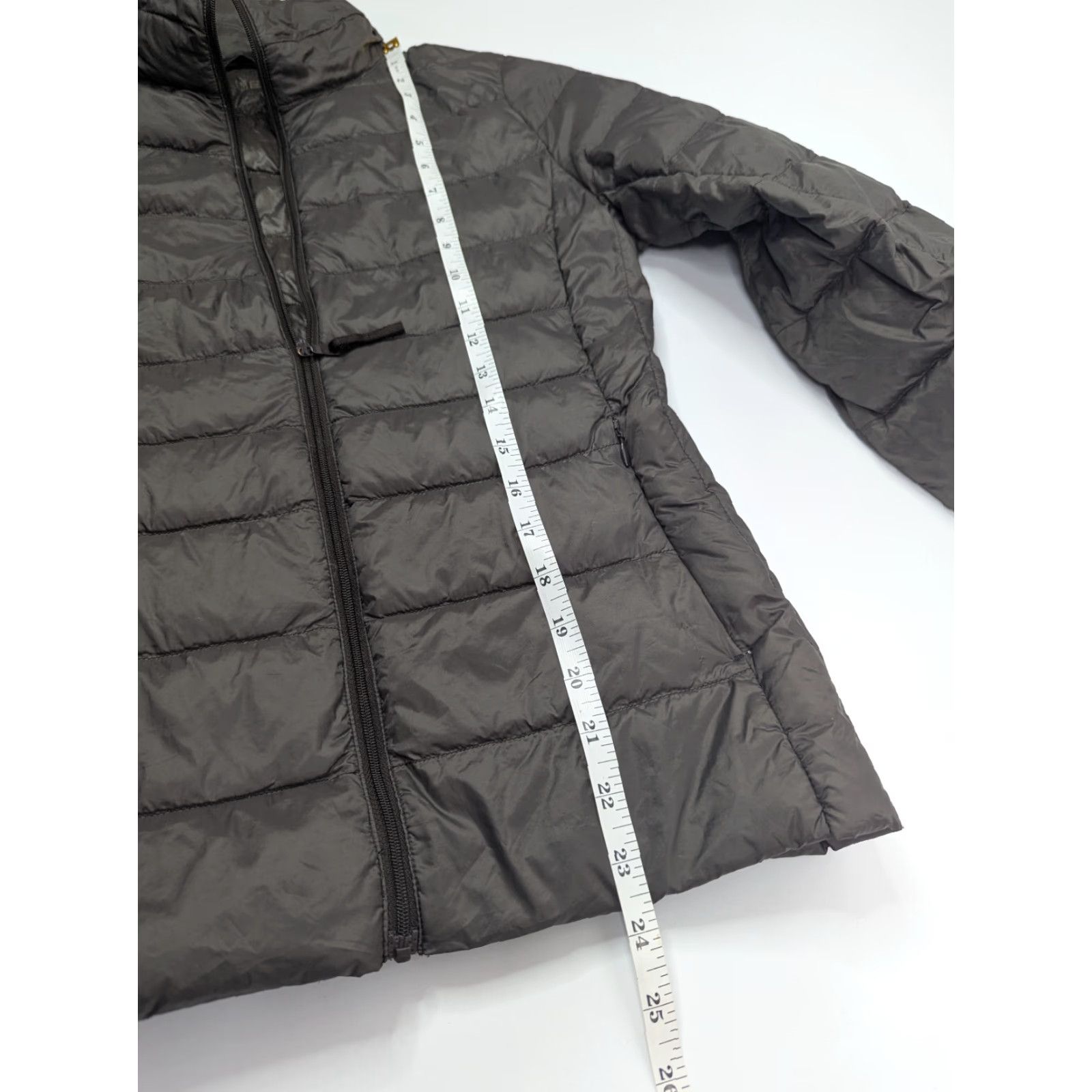 Uniqlo Uniqlo Jacket XS Womens Gray Puffer Full Zip Down Nylon Lightweight Casual, Travel, Outdoor, Pockets, Zip Pockets, 90s? Size XS / US 0-2 / IT 36-38 - 7 Thumbnail