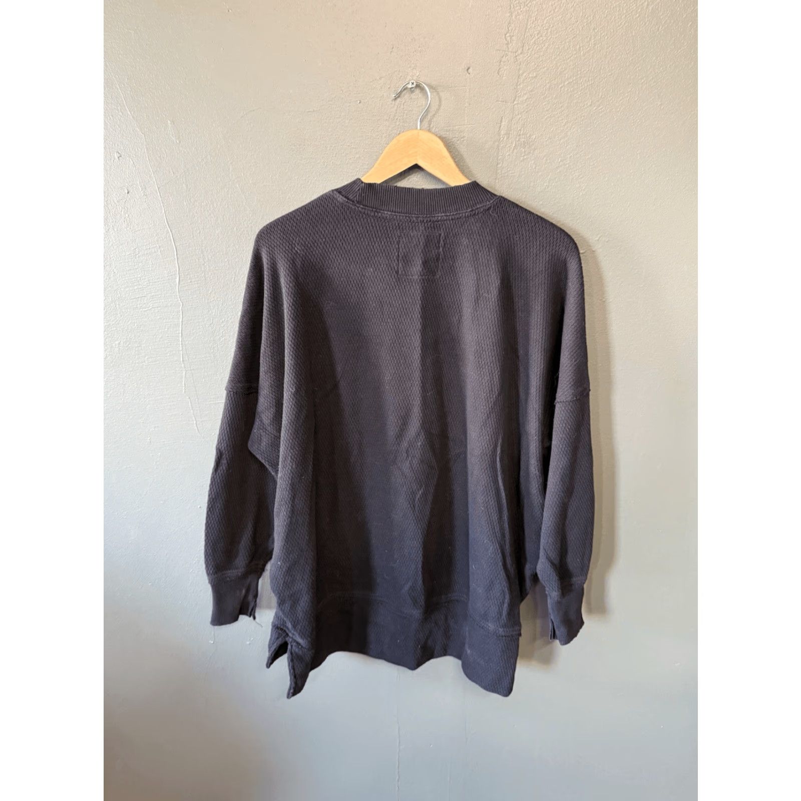 Vintage Aerie Womens Black Long Sleeve Ribbed Pullover Oversized Sweatshirt Size M Size M / US 6-8 / IT 42-44 - 2 Thumbnail