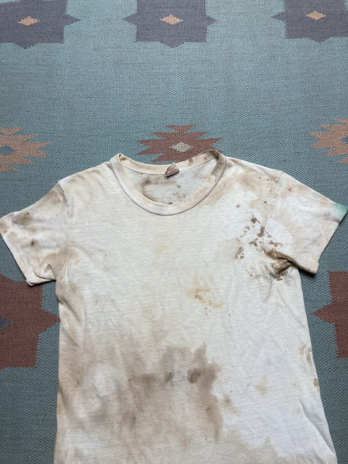 Vintage 70s blank white t shirt Hanes grunge distressed 16 baby tee Size S / US 4 / IT 40 - 3 Thumbnail
